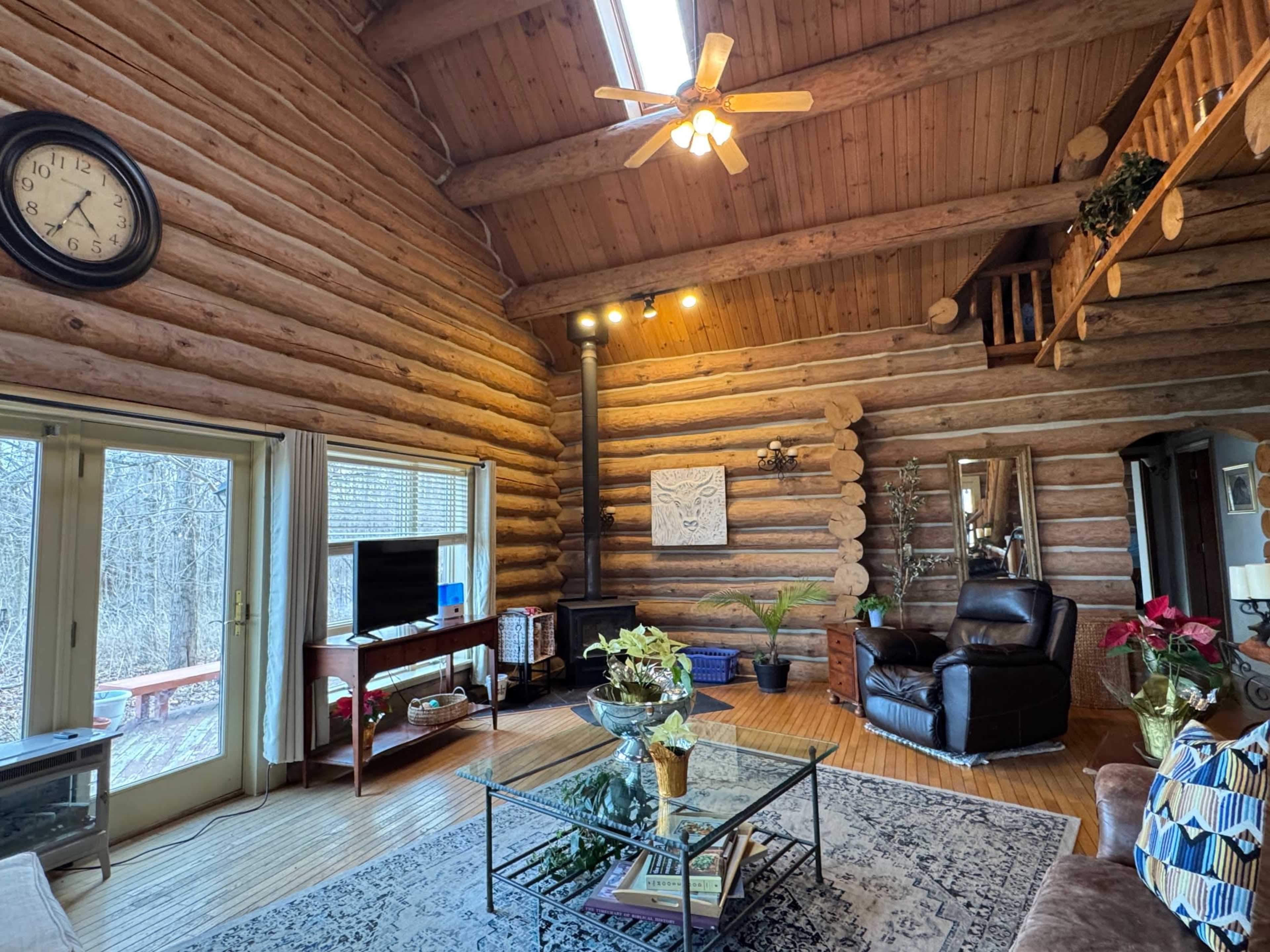 Serene Charming Cabin In The Woods Image in Center Township, Richmond, IN