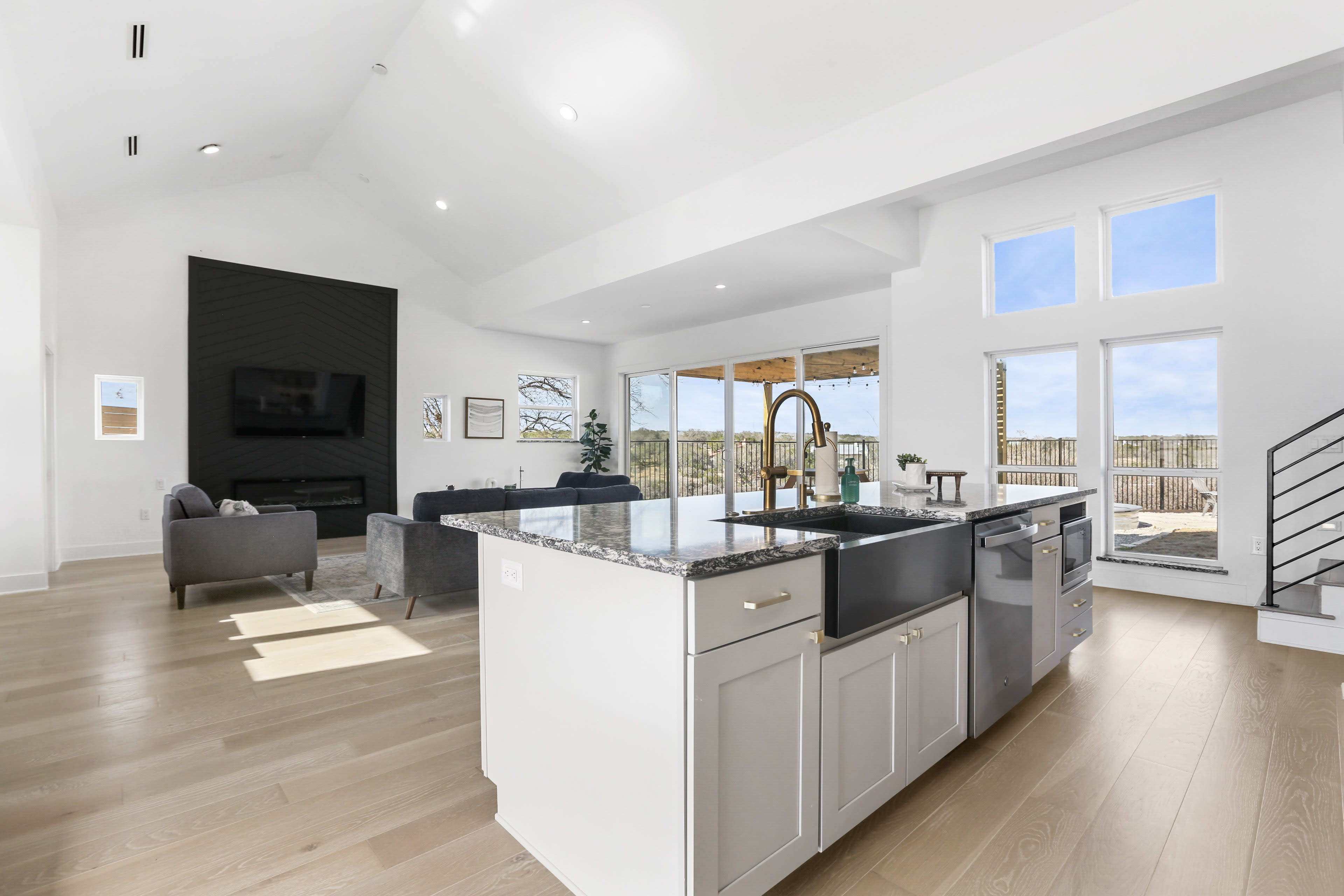 Cliffside Luxury Home with Amazing River Views Image in , Spicewood, TX