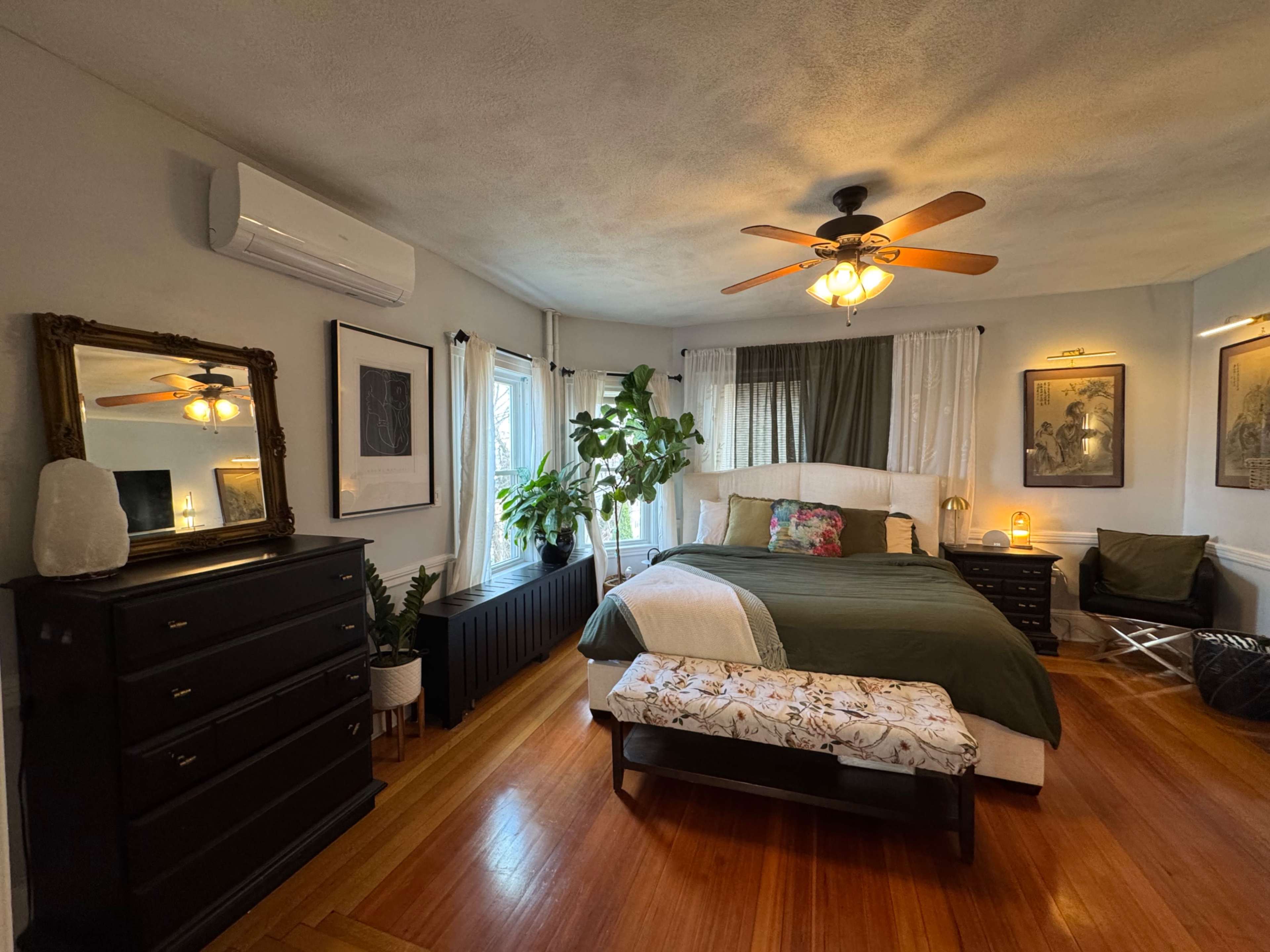 Bright, classic and cozy condo in Dorchester Image in Neponset / Port Norfolk, Boston, MA