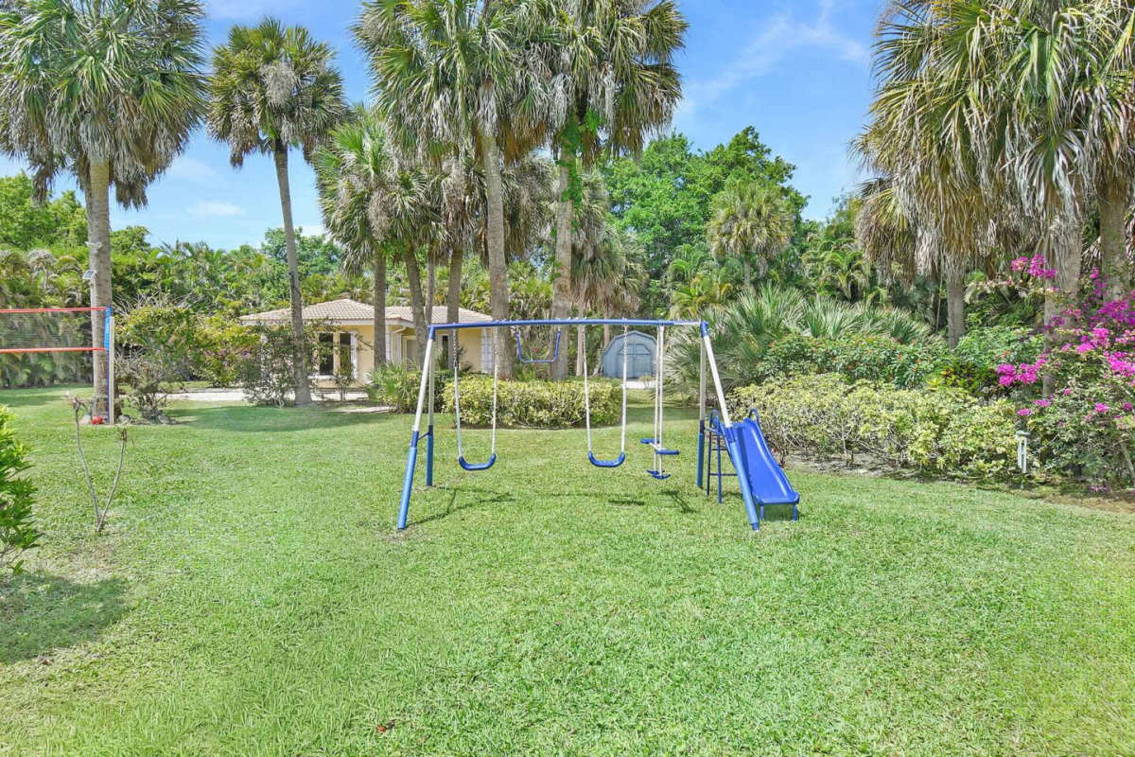 Charming 5 BDS House with Pool and Patio Image in Wellington, Wellington, FL