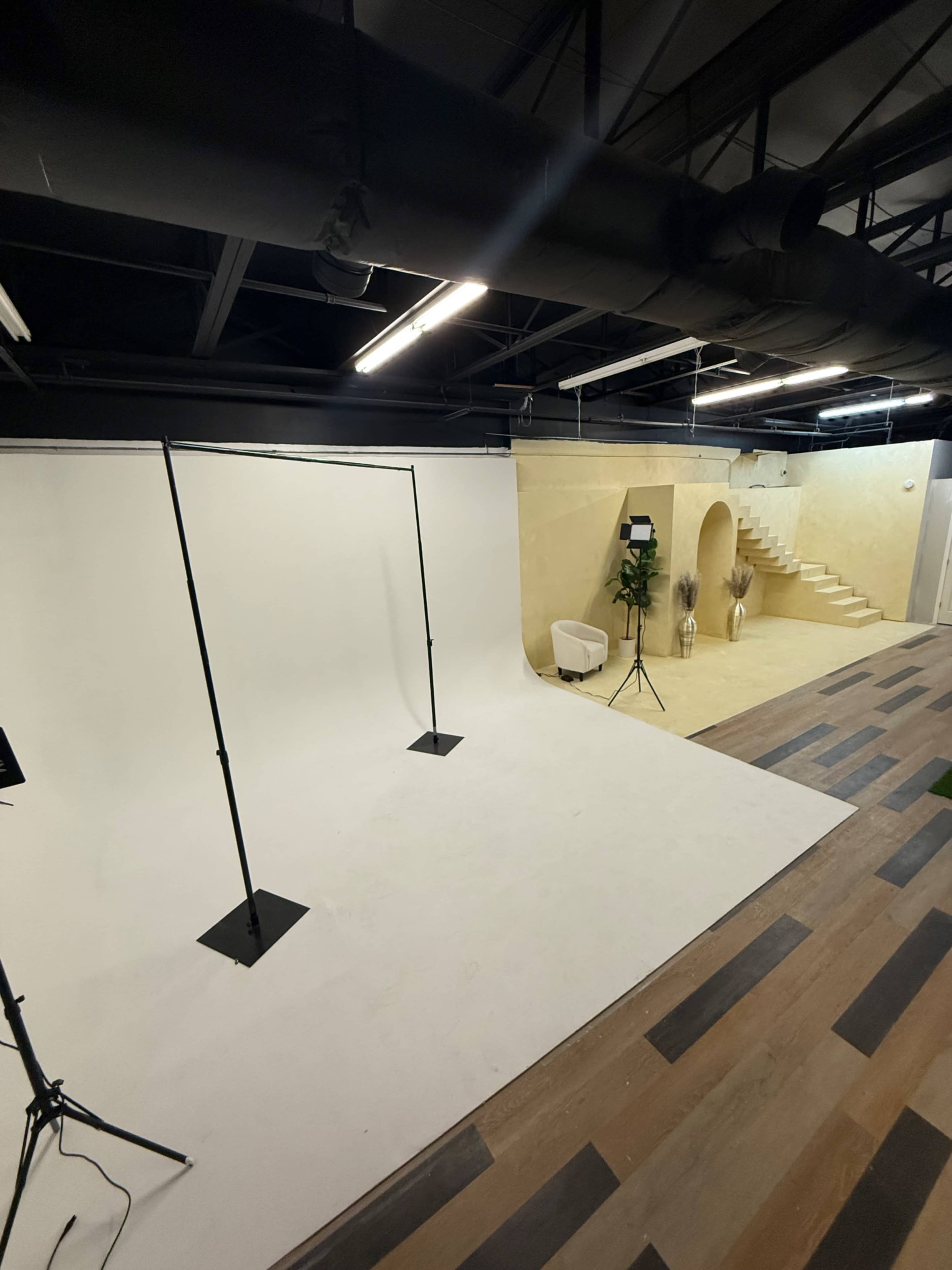 Lifestyle Studios: South Suburbs Industrial Studio B Image in Thornton Township, South Holland, IL