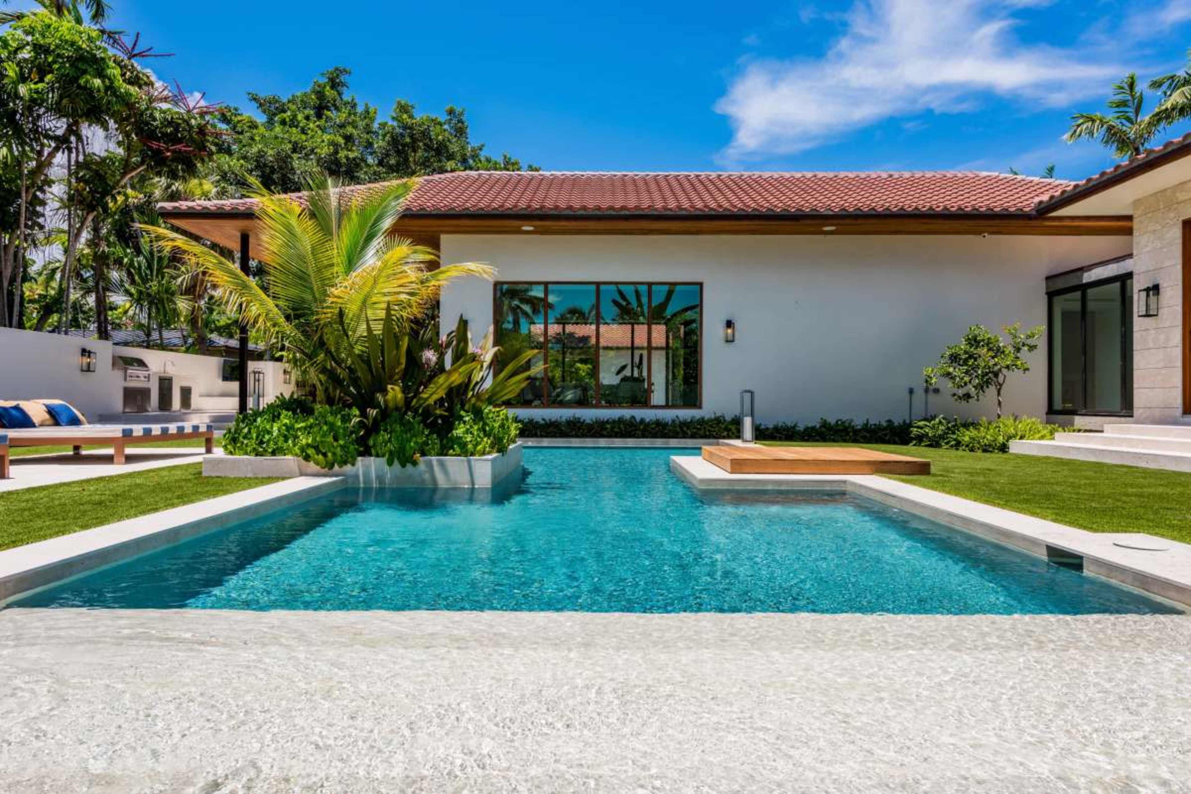 Solstice Hideaway Image in Upper East Side, Miami, FL