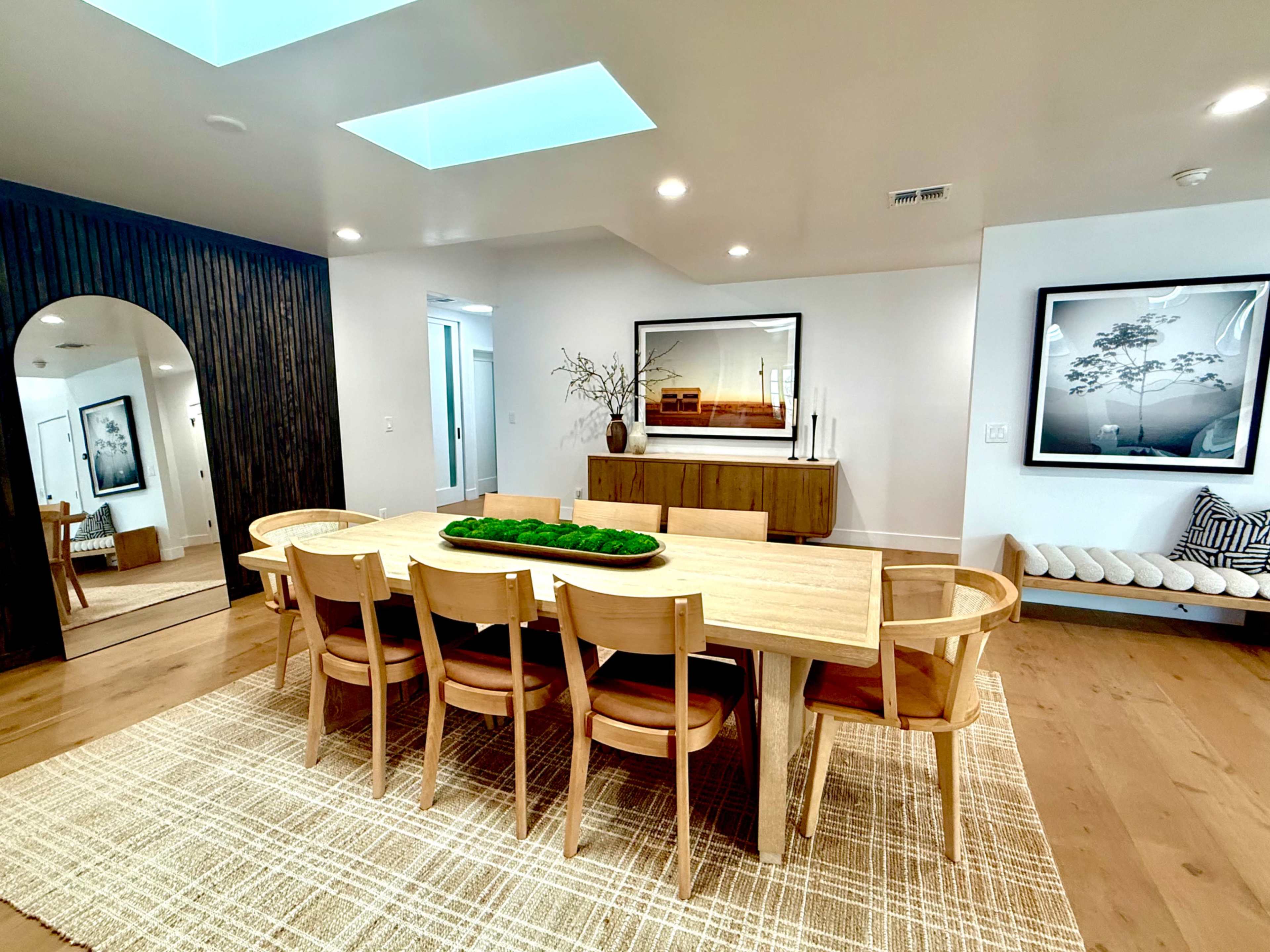 Cozy Brentwood Contemporary Image in Brentwood, Los Angeles, CA