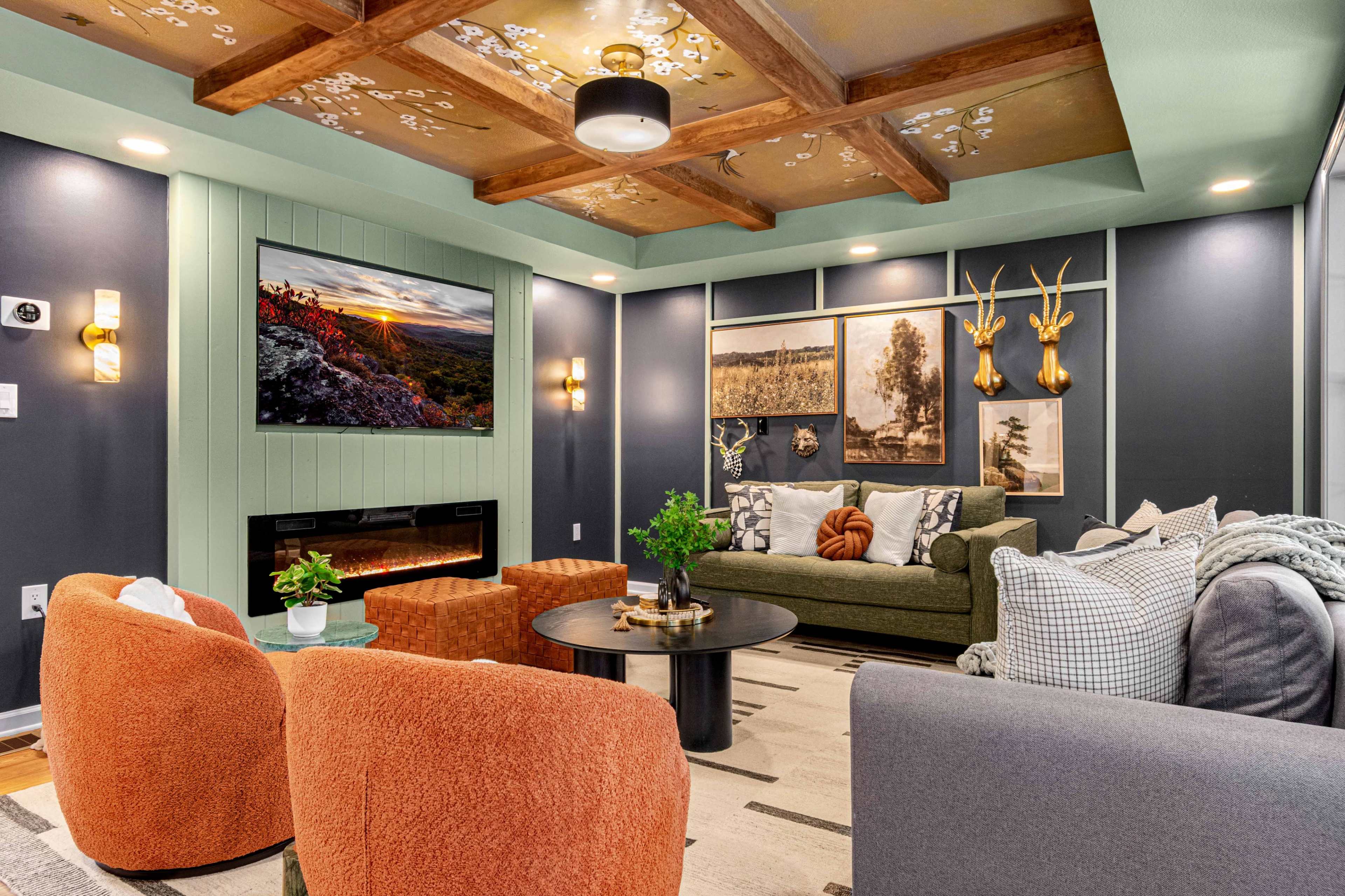 Professionally Designed Large 6 Bedroom Home with Fenced Yard Image in , Asheville, NC