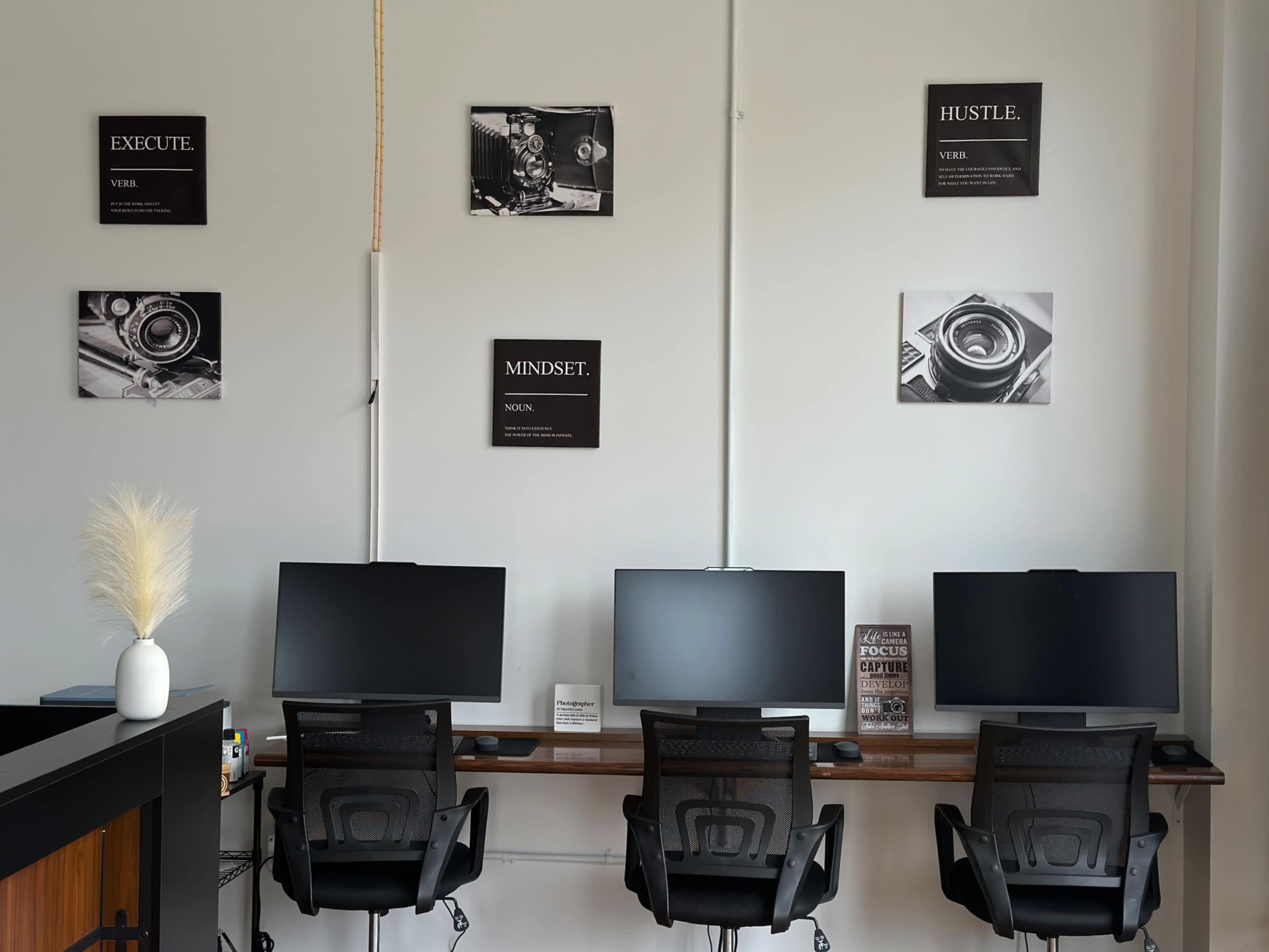 Photography Gallery & Creative Hub Image in Washington Square, Syracuse, NY