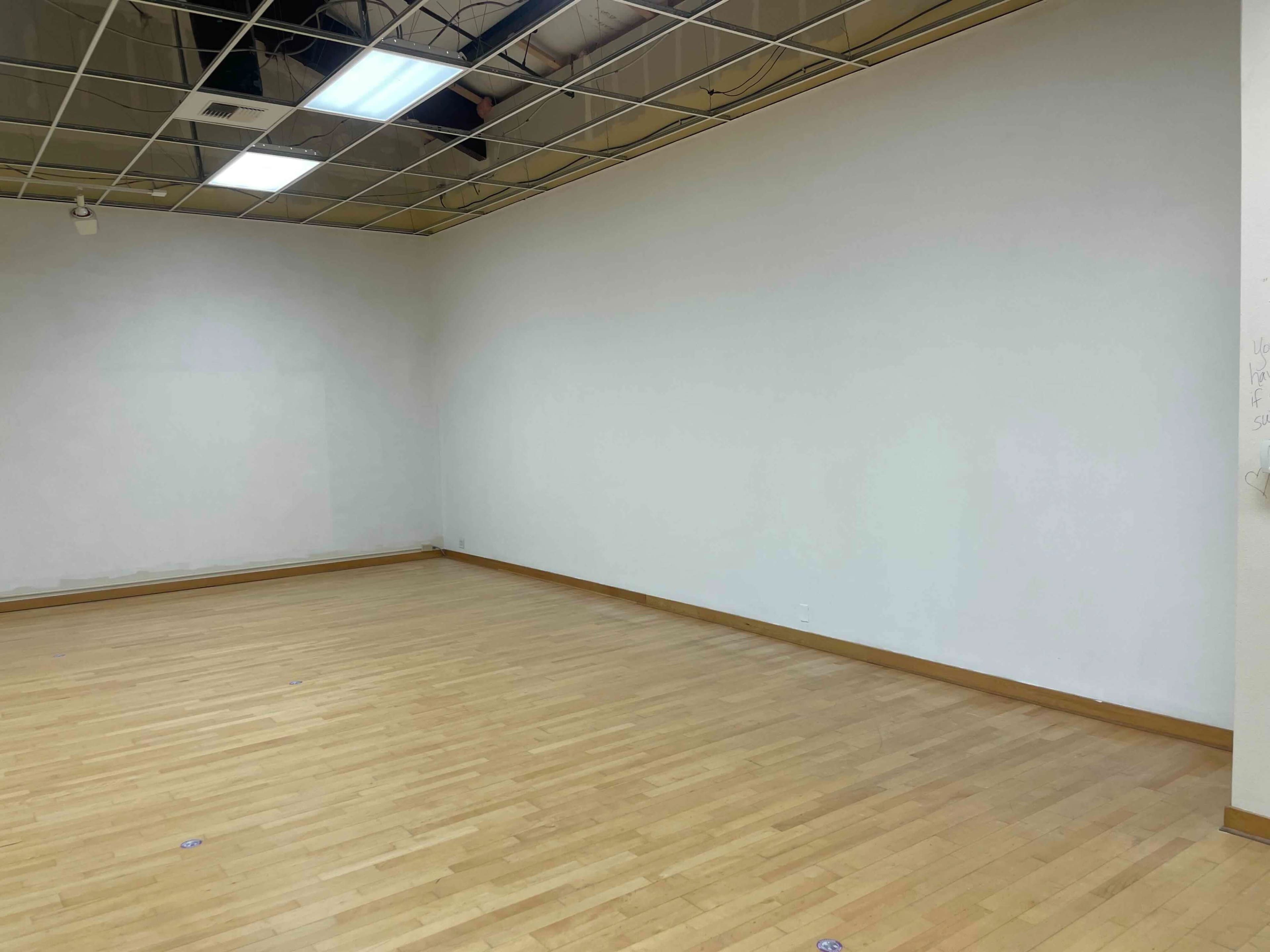 Midtown Spacious Studio with White & Green Cyc Wall Image in Rose Park, Missoula, MT