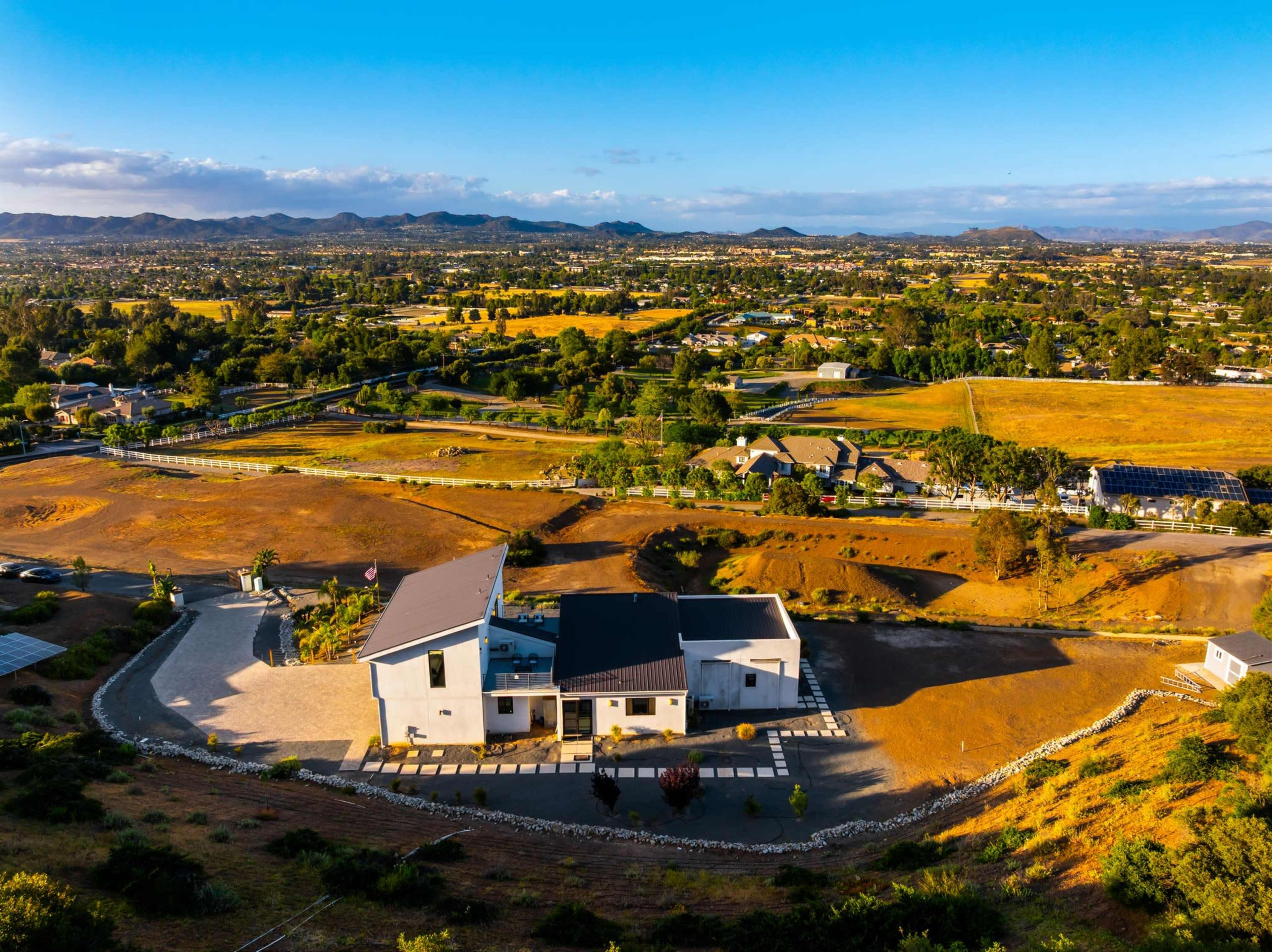 Luxury Modern Home near Temecula with breathtaking views! (Cassiopeia’s Crown) Image in , Murrieta, CA