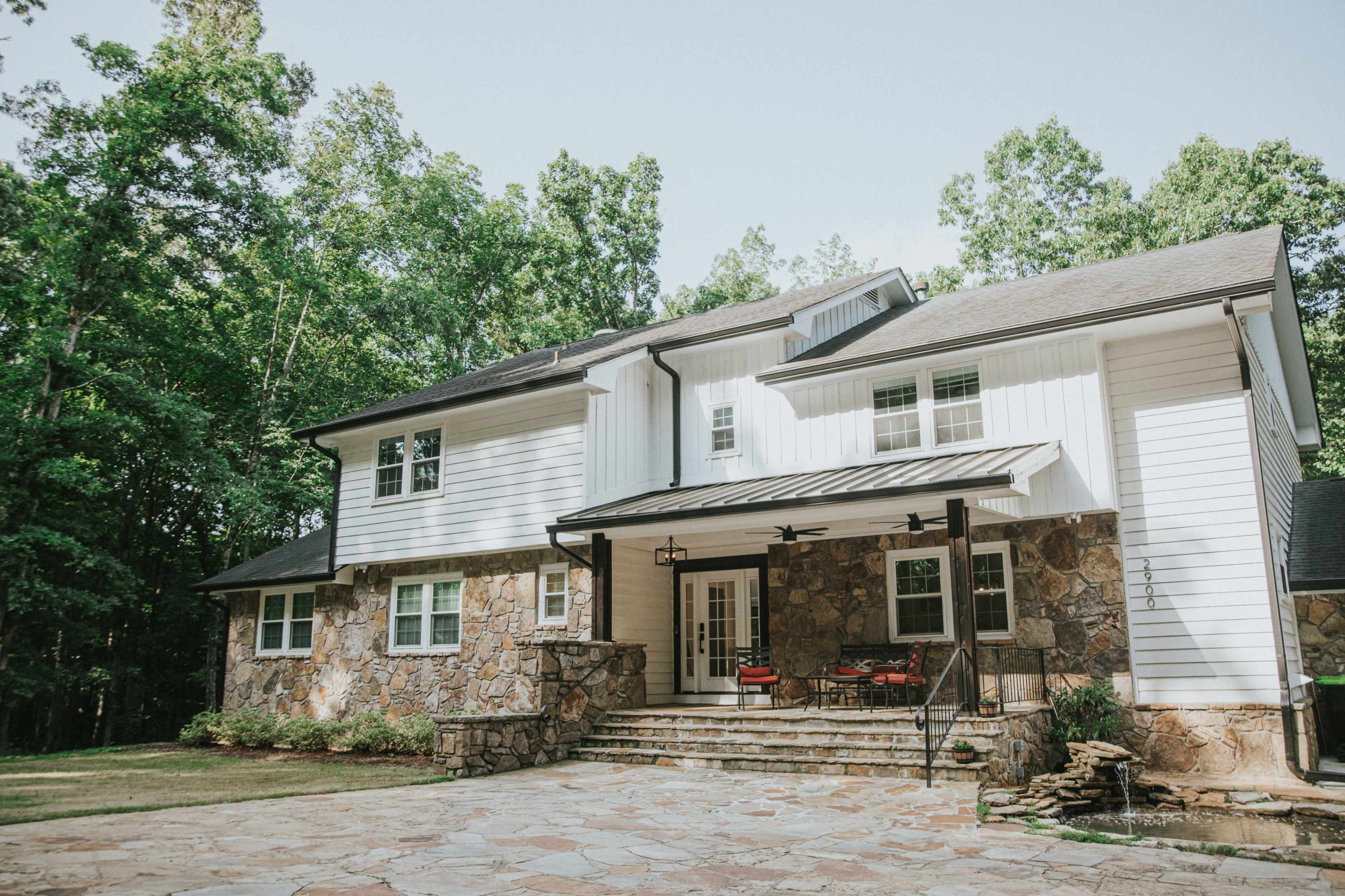 Luxury Home on 28 Acres With Barn & Creek Image in , Conyers, GA