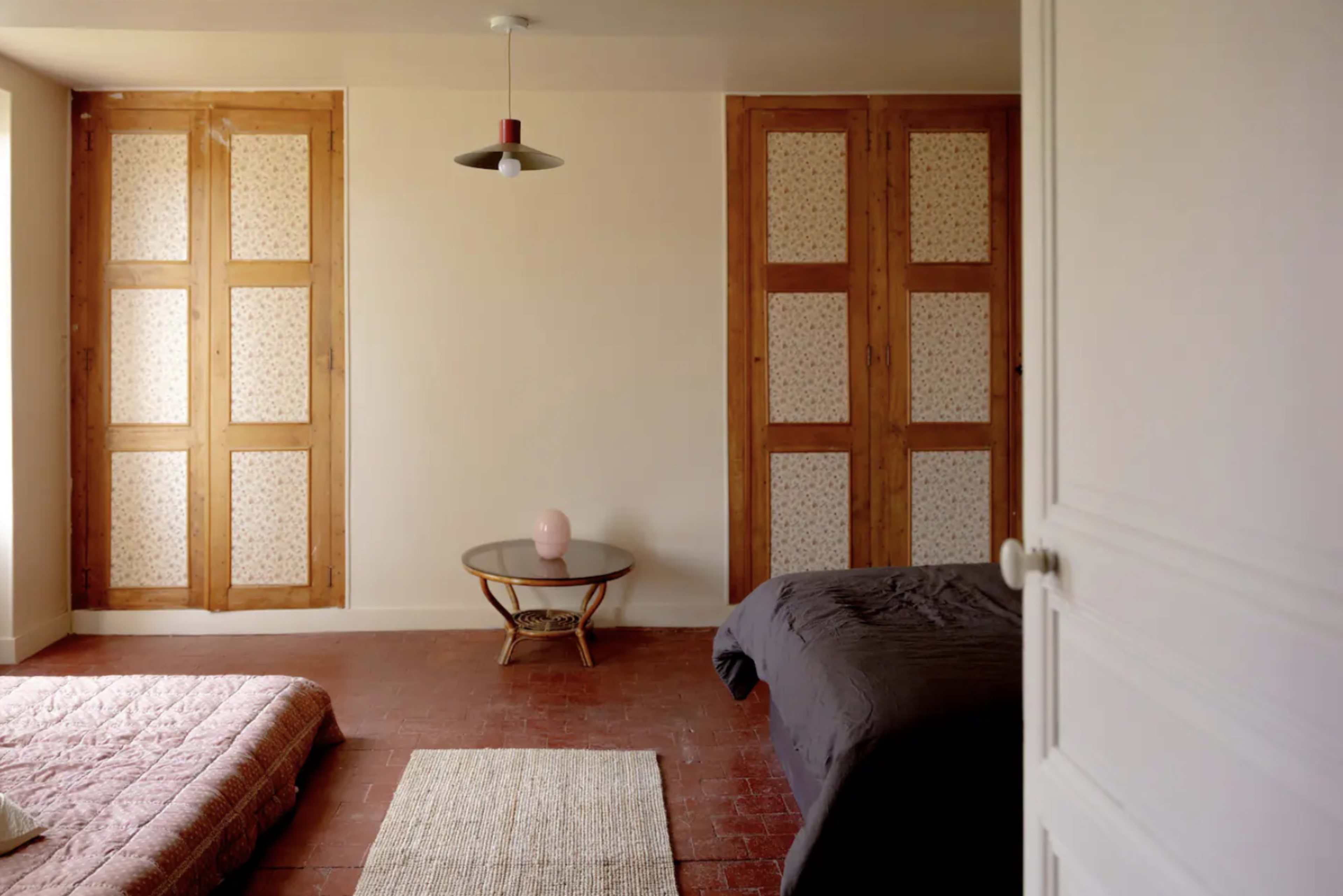 Maison de campagne renovée avec goût et mobilier design Image in , champlost