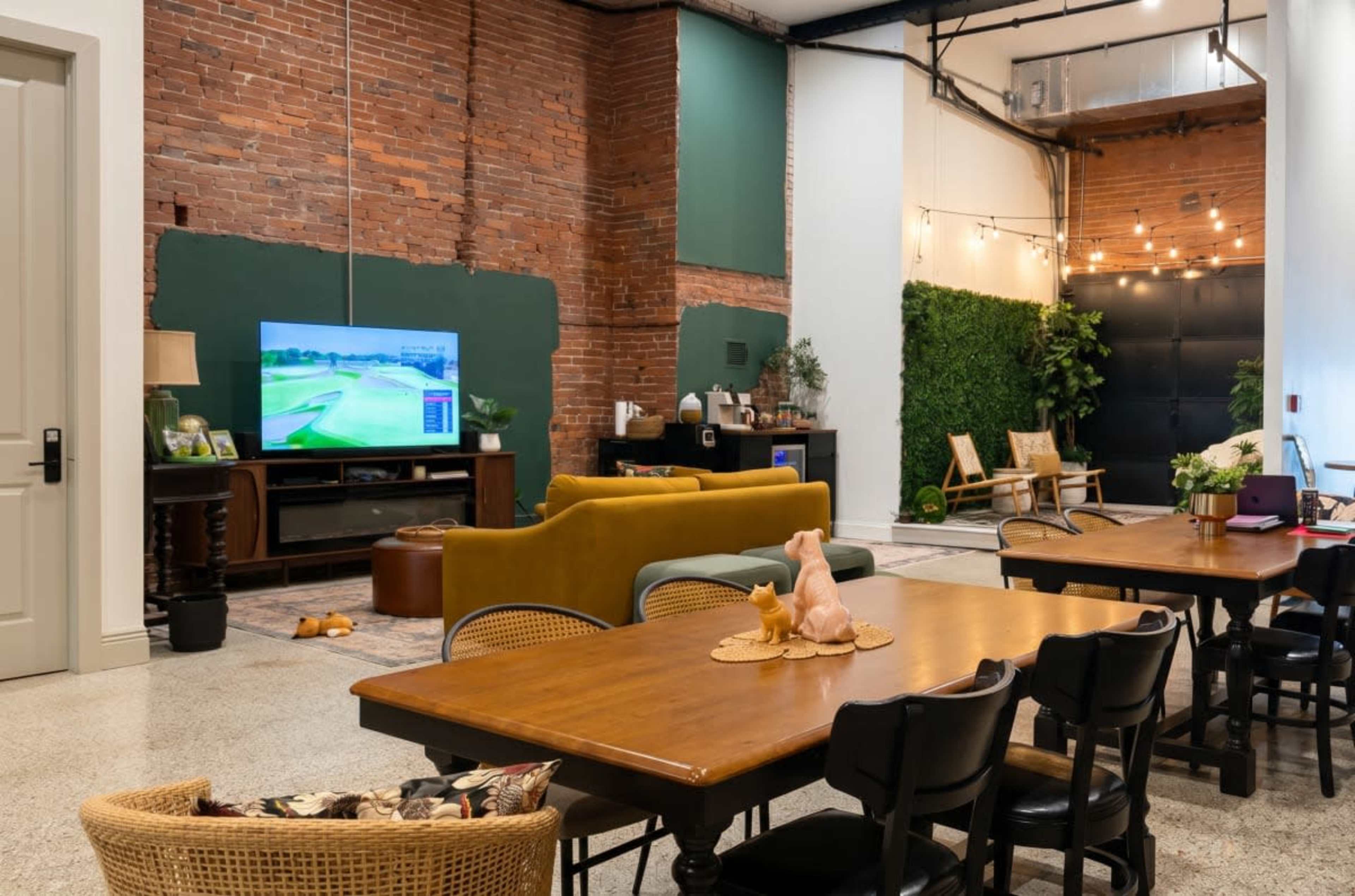 Unique Dog-friendly Lounge, Event and Meeting Space Image in Downtown, Pittsburgh, PA