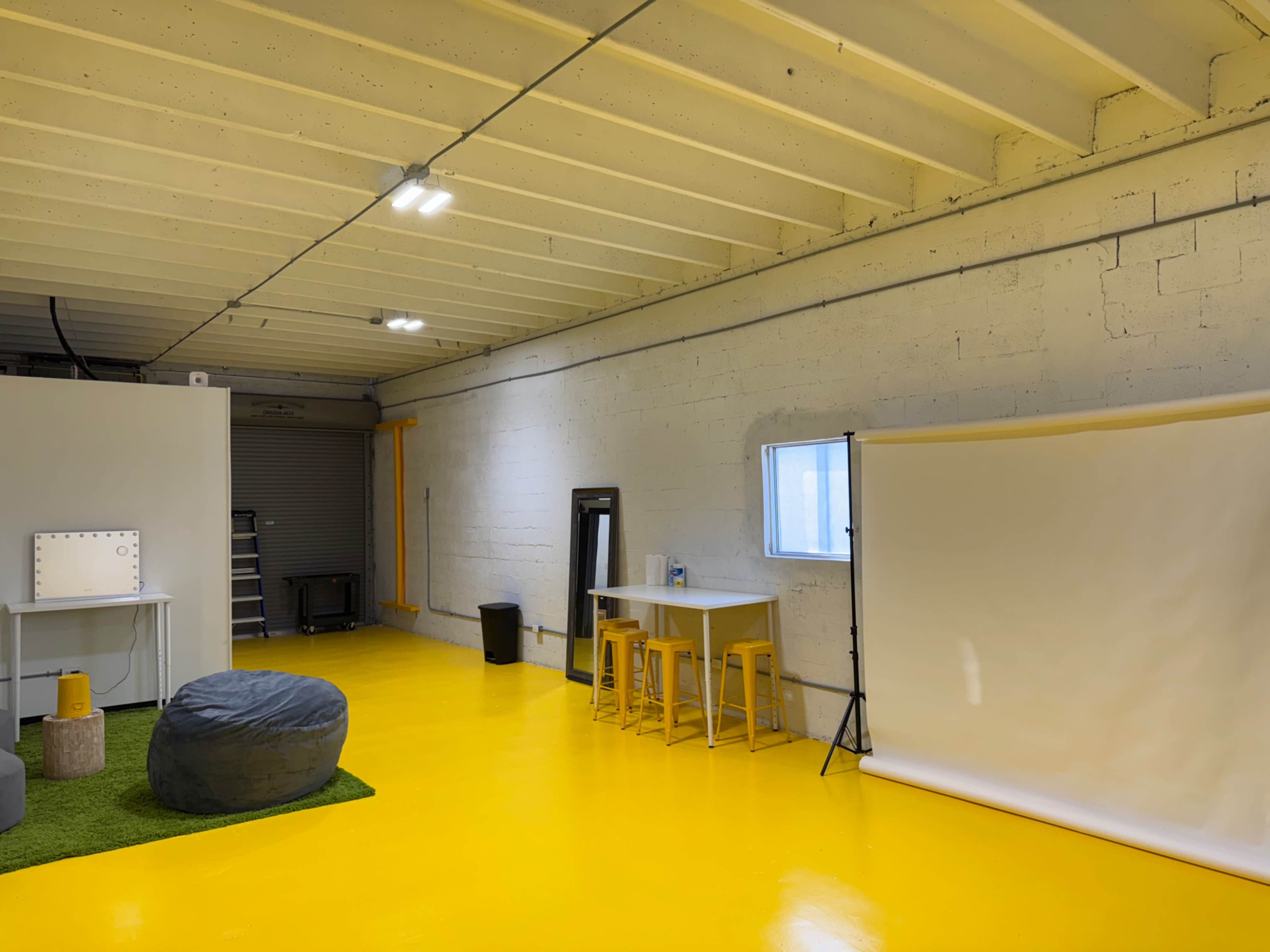 NEW 24/7 Colorful Photo & Video Studio w/ Free Lighting, Free Backdrops + Open Layout Image in Allapattah, Miami, FL