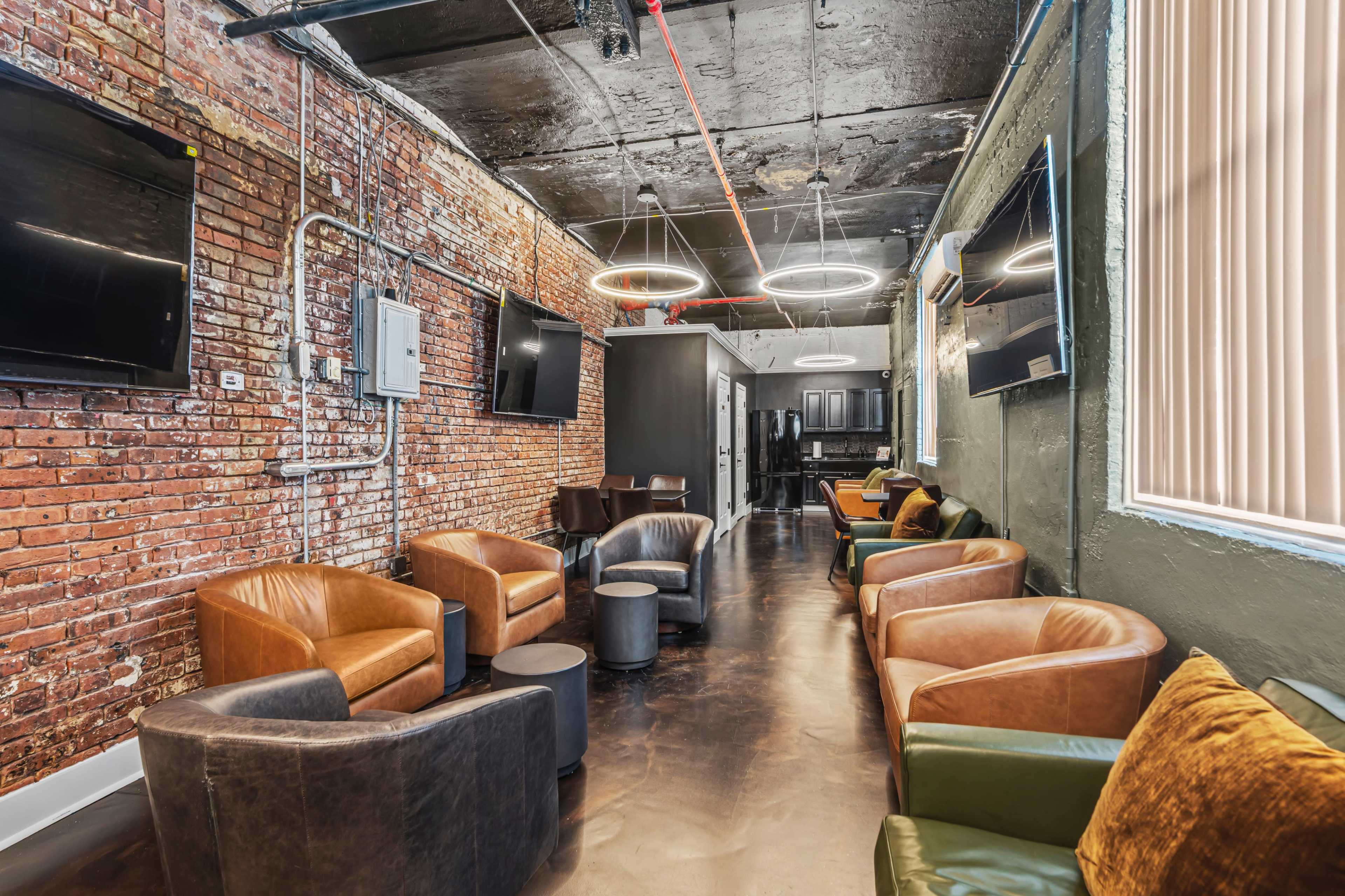 Versatile & private space for meetings and creative gatherings! Image in City of Orange, Orange, NJ