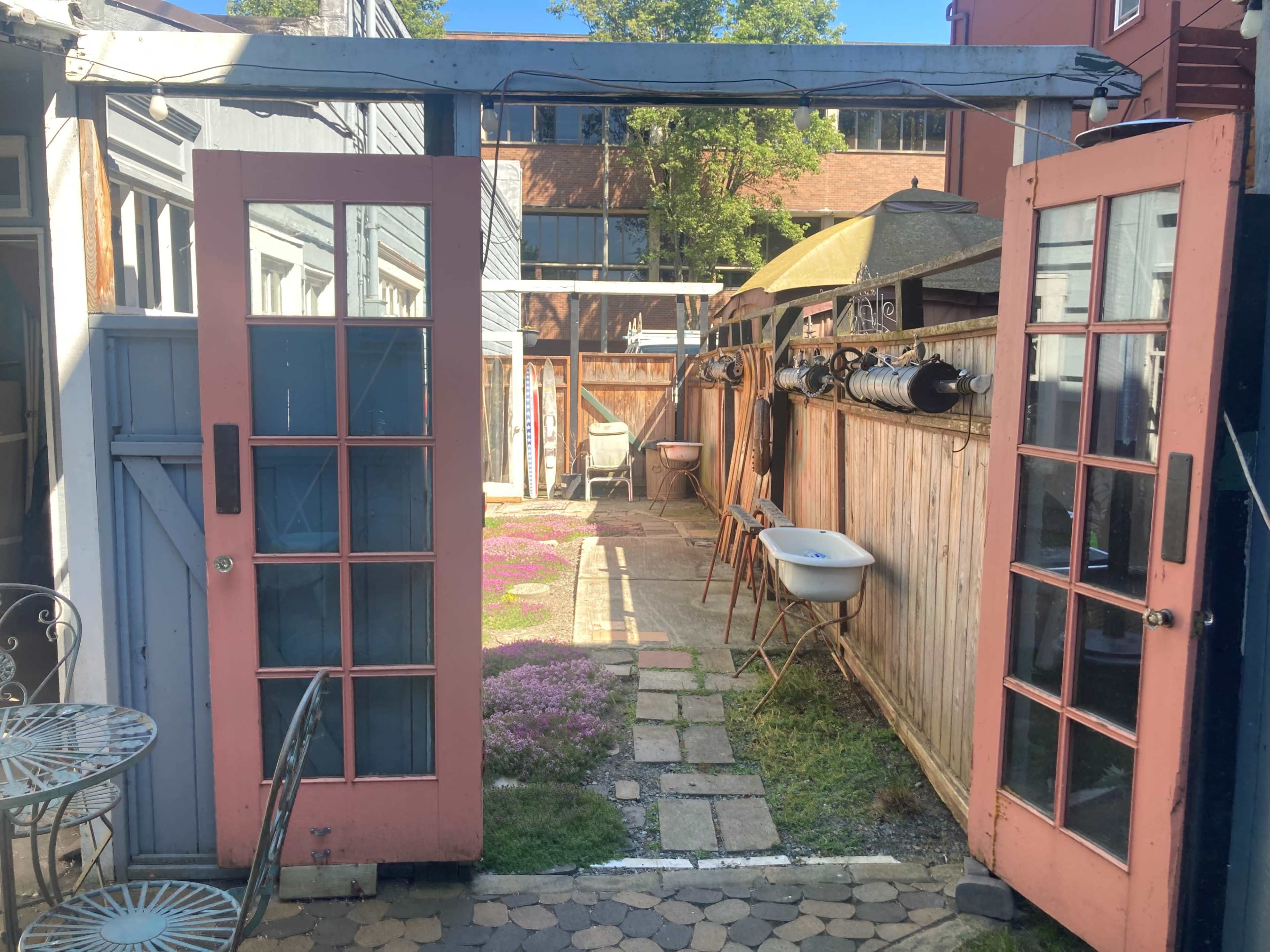 Charming Courtyard: Perfect for Intimate Acoustic Concerts, Events, Gatherings Image in Mount Vernon, Mount Vernon, WA