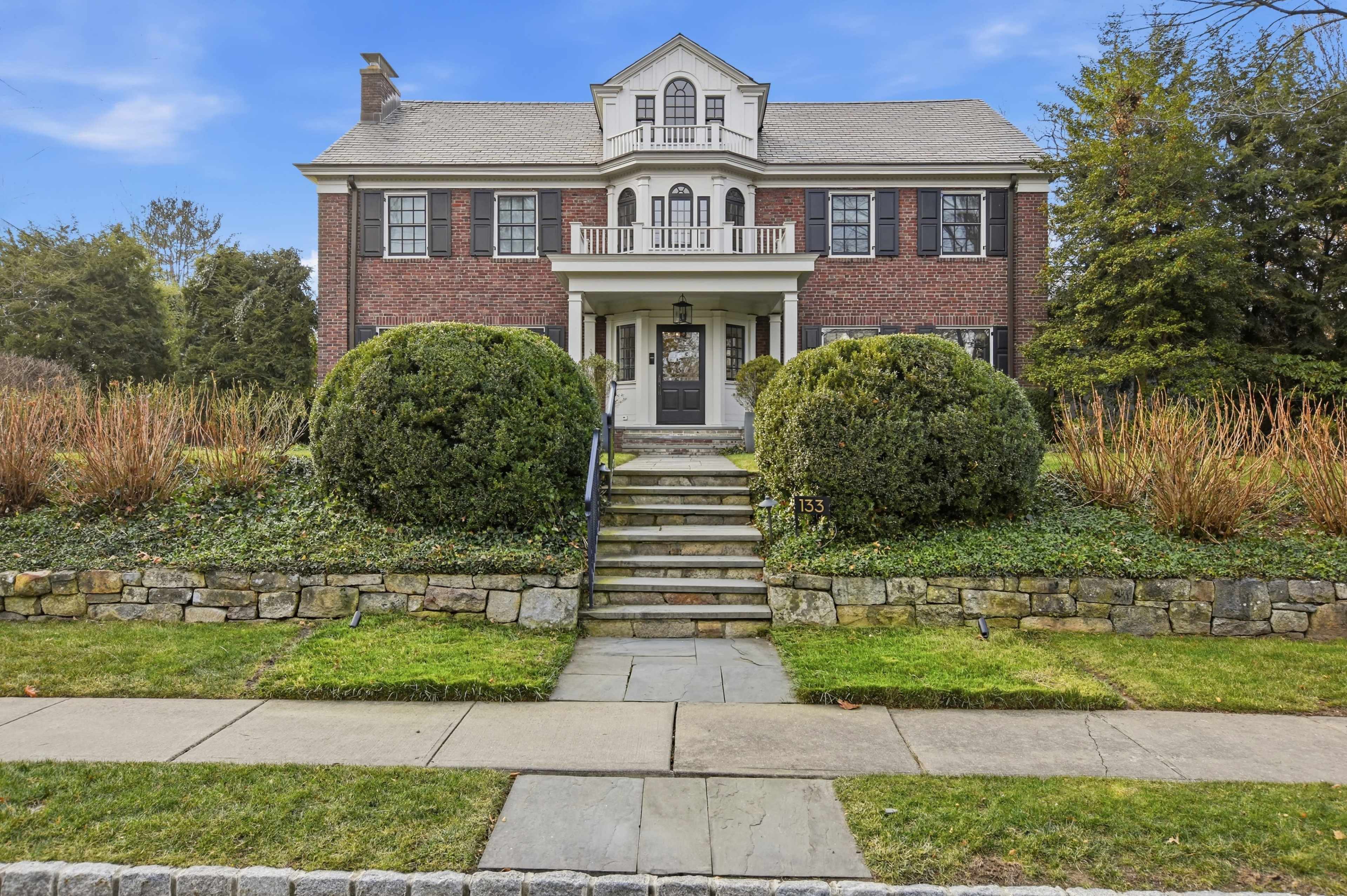 Large Suburban Home in Transitional Modern Style Image in Summit, SUMMIT, NJ