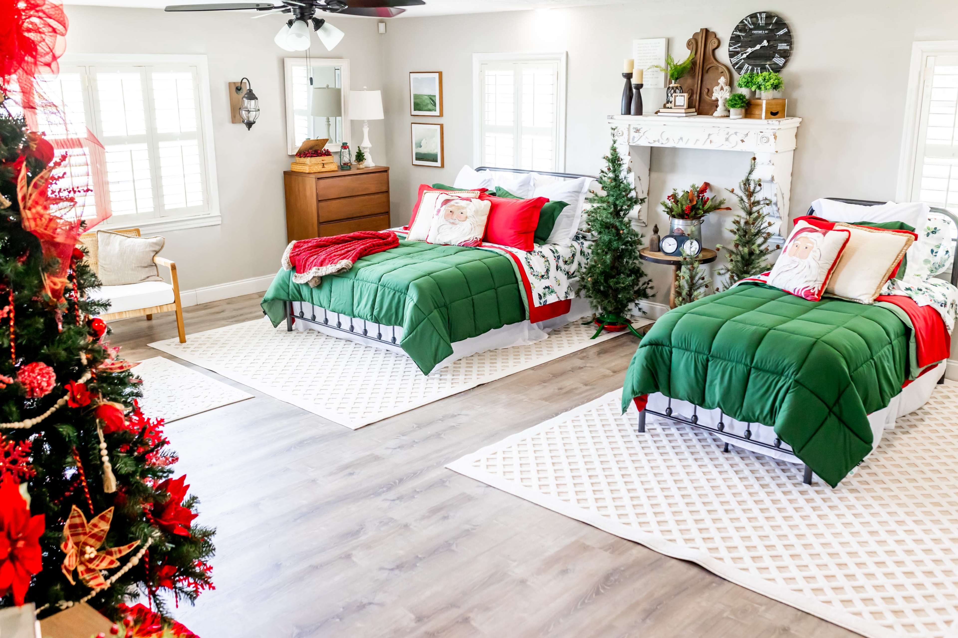 Farmhouse Christmas Photo Studio Image in , Wauchula, FL
