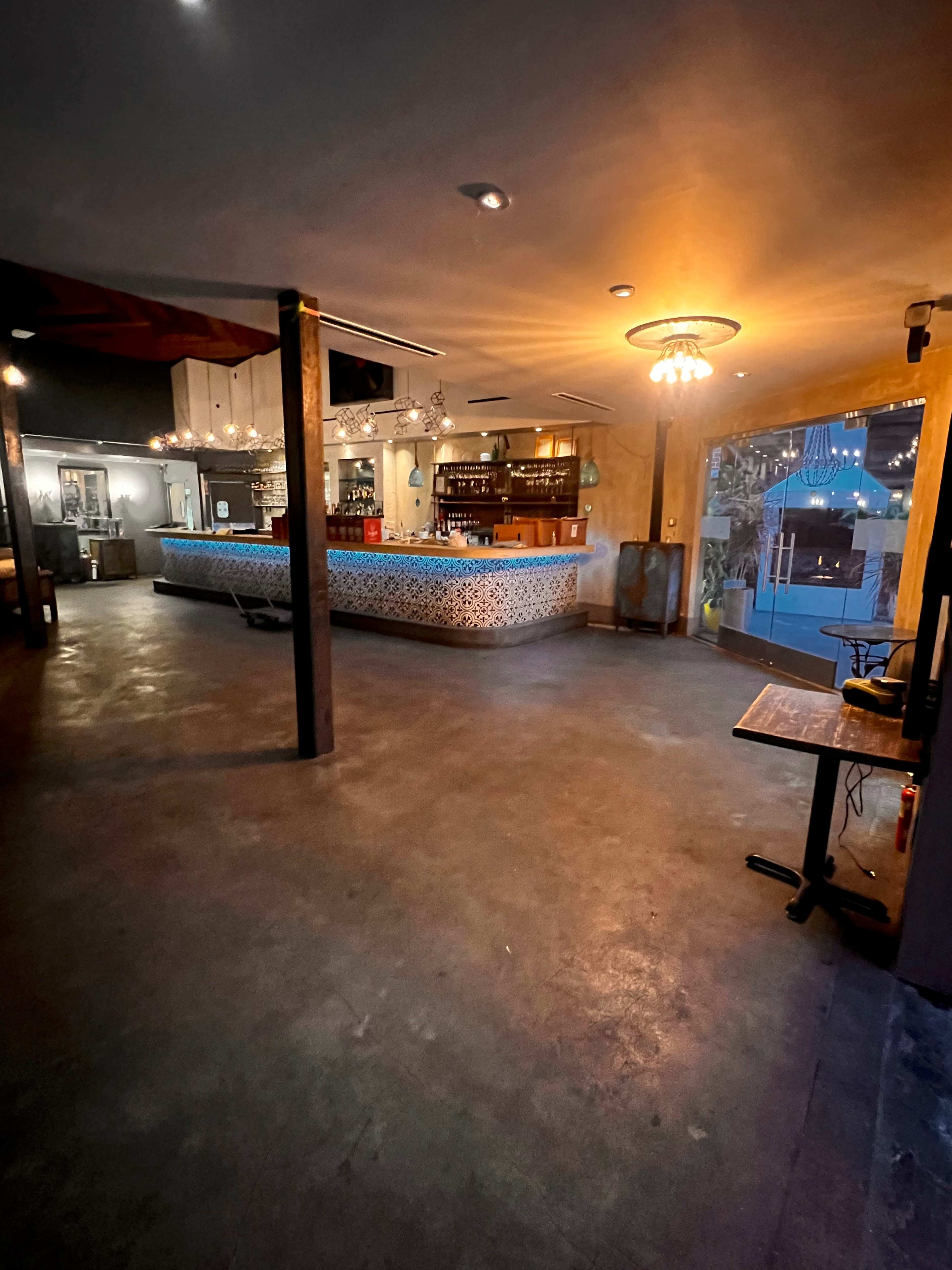 Hollywood, Bar, fireplace patio, restaurant Image in Hollywood, Los Angeles, CA
