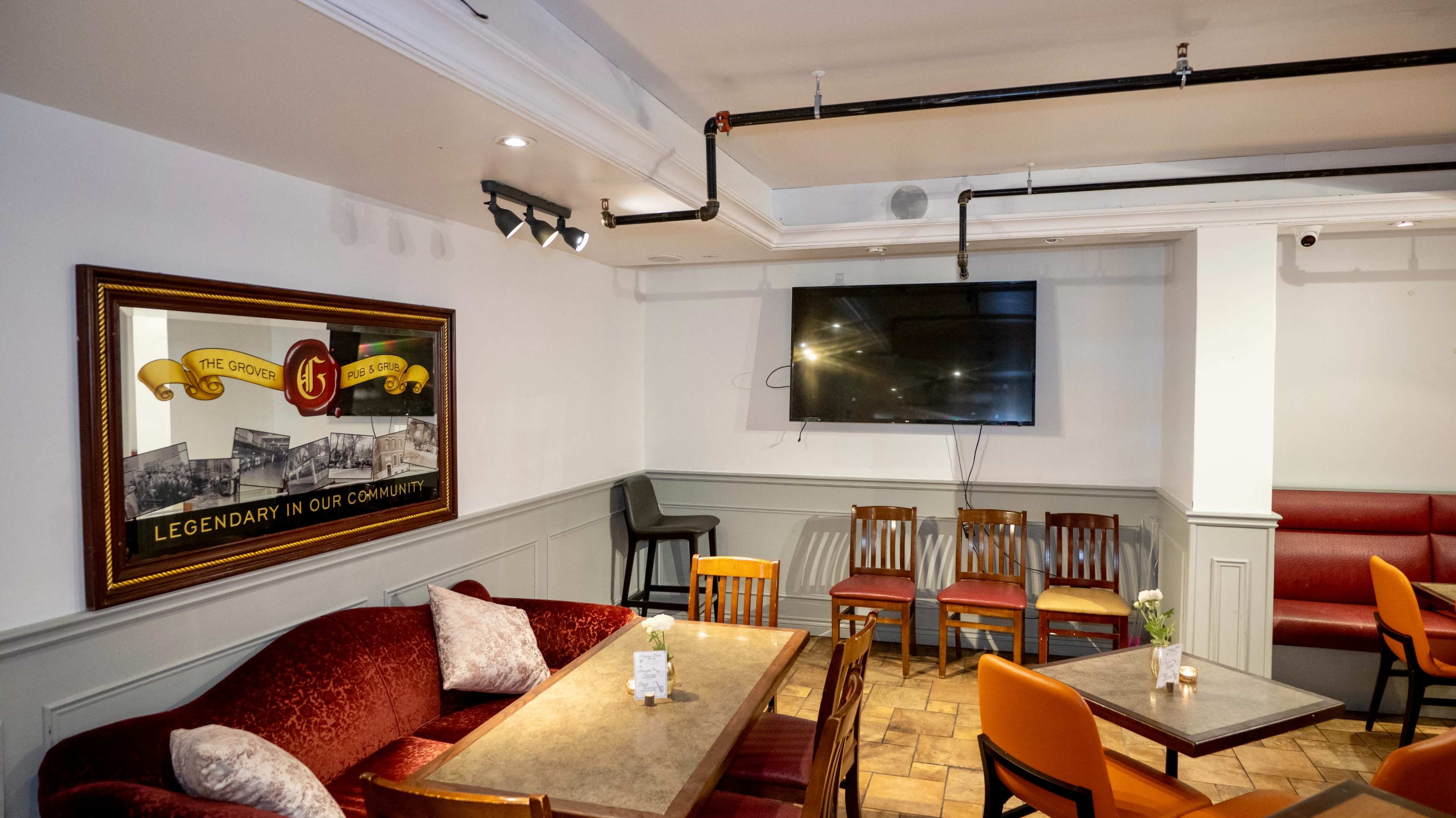 Classy and cozy lounge and bar Image in Upper Beaches, Toronto, ON
