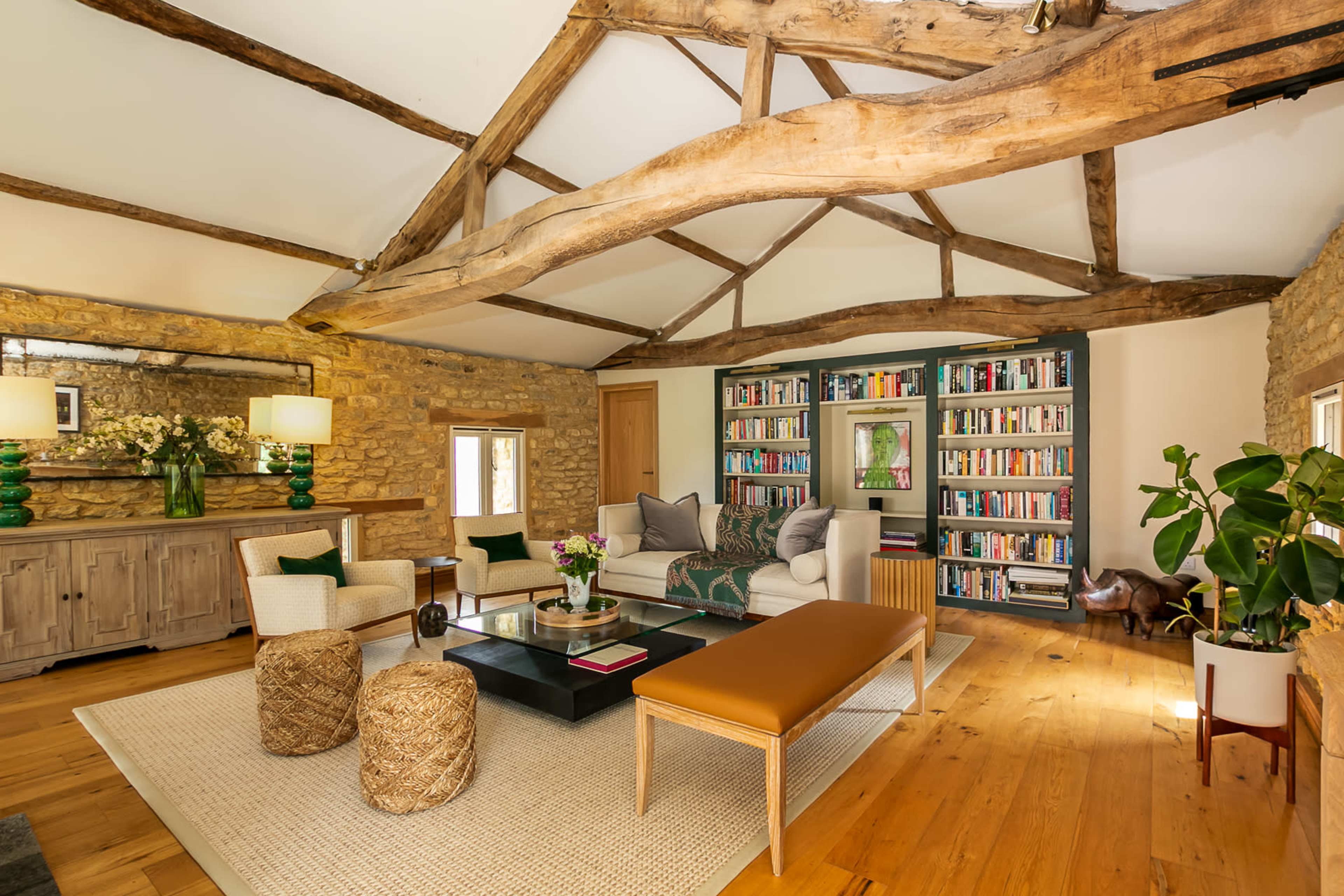 Beautiful Barn Conversion in Oxfordshire- perfect for film set in a 'country home' Image in Sulgrave, Sulgrave, ENG