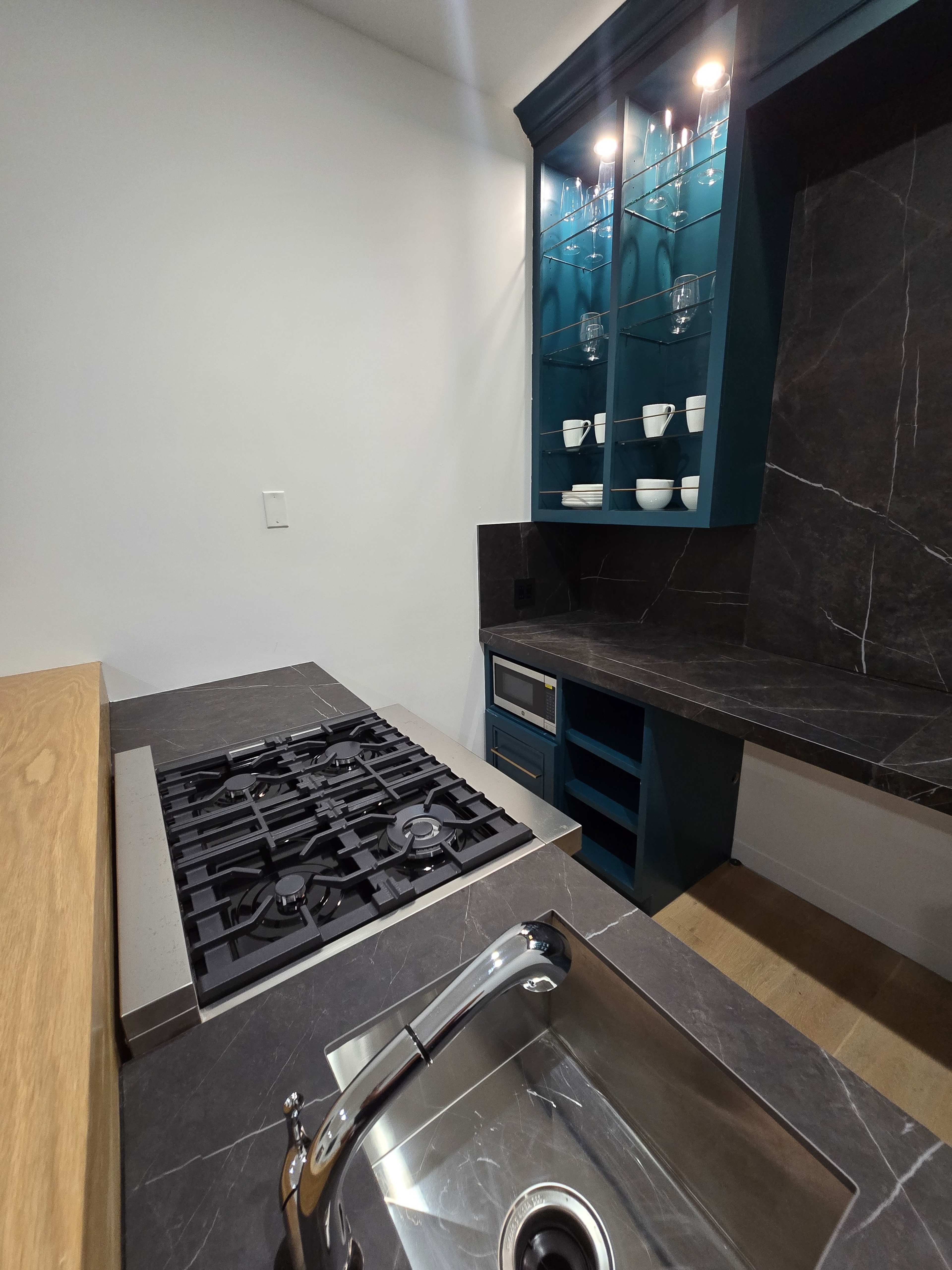 Upscale Beachside Lounge: Private Retreat for Relaxation & Entertainment Image in Balboa Peninsula, Newport Beach, CA