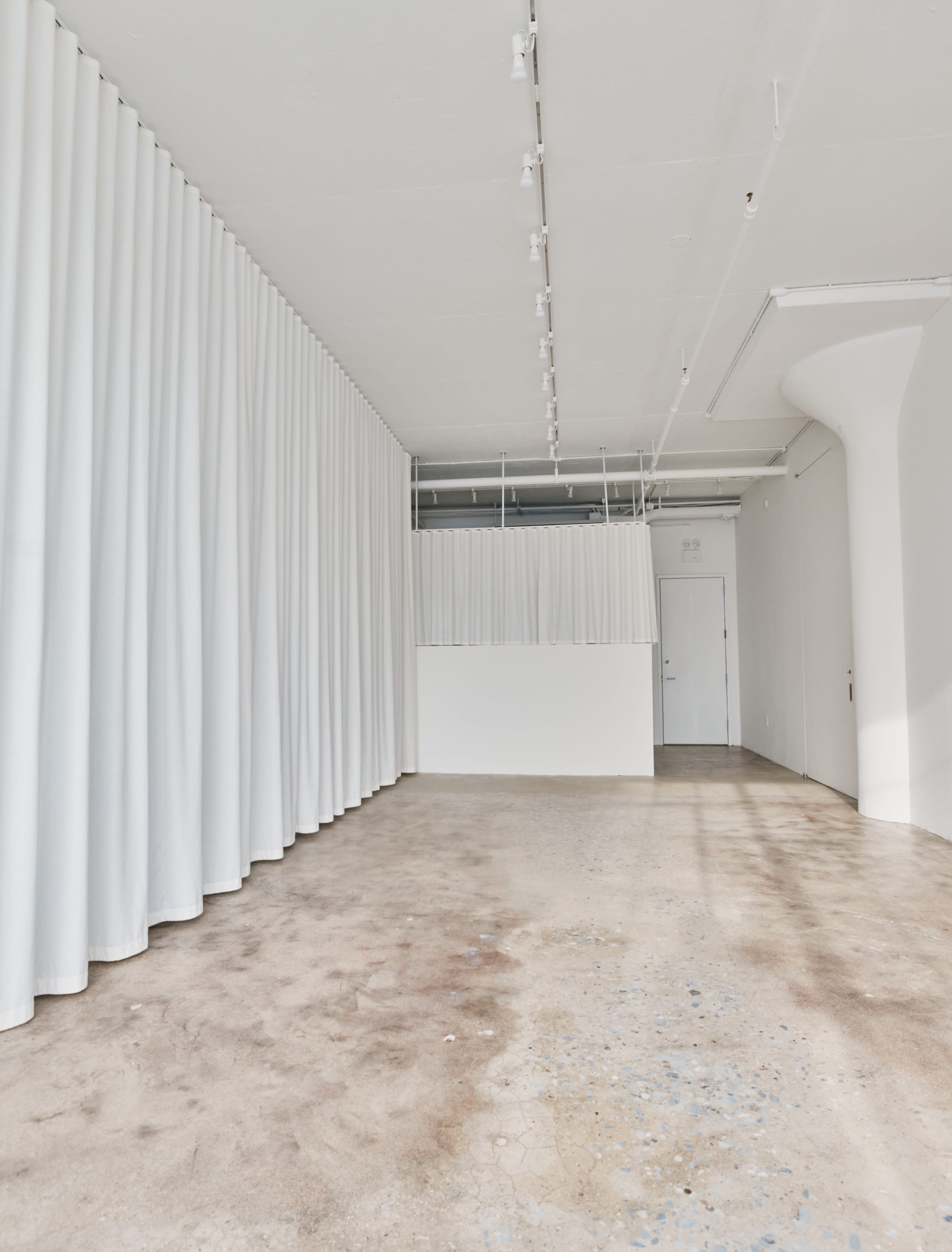 Chelsea Daylight Loft Studio South Facing Windows Free Profoto Equipment (Studio B) Image in Midtown Manhattan, New York, NY