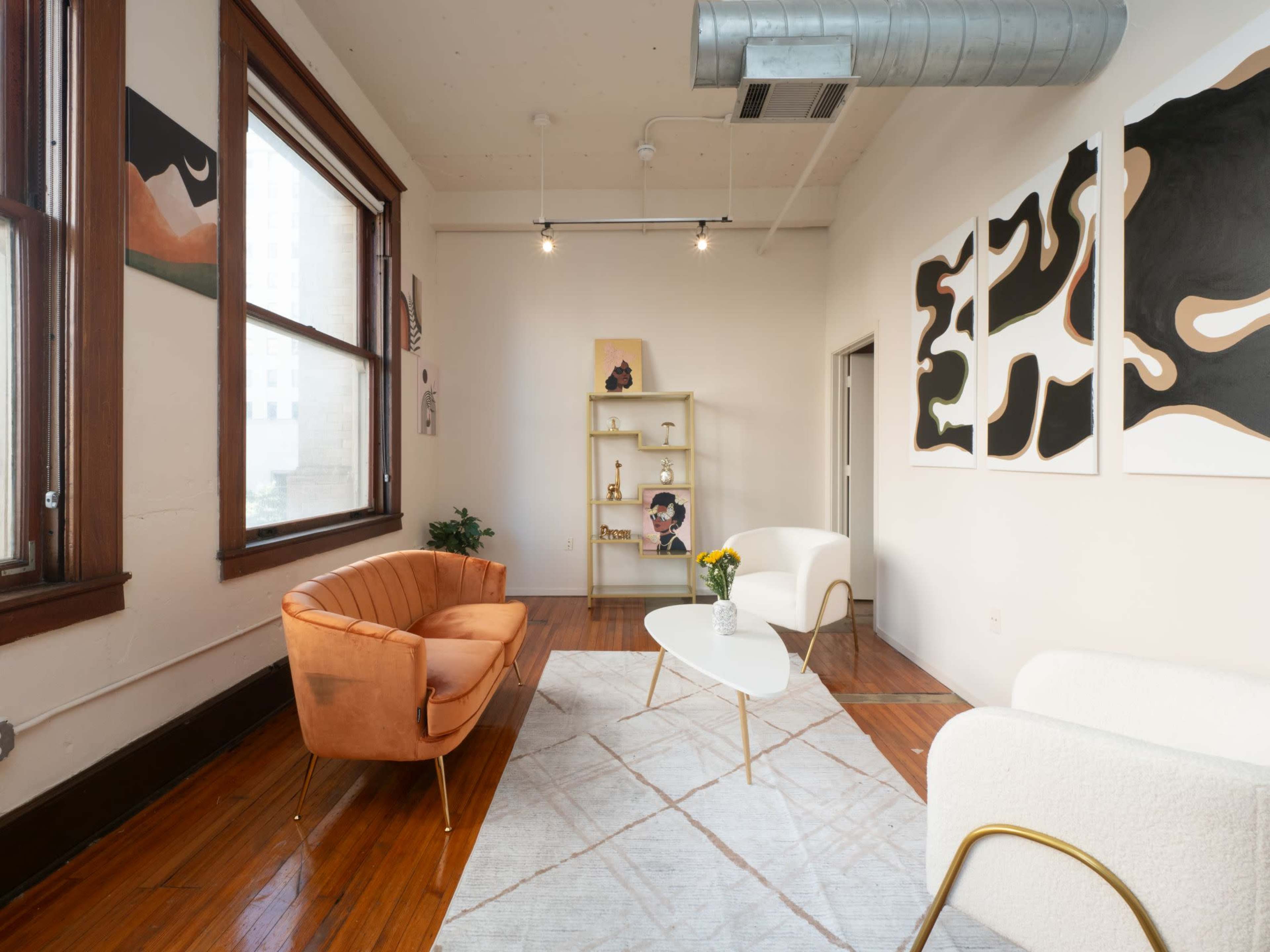 Downtown Loft with lots of Creative Space ! Private Balcony ! Image in Dallas Downtown Historic District, Dallas, TX