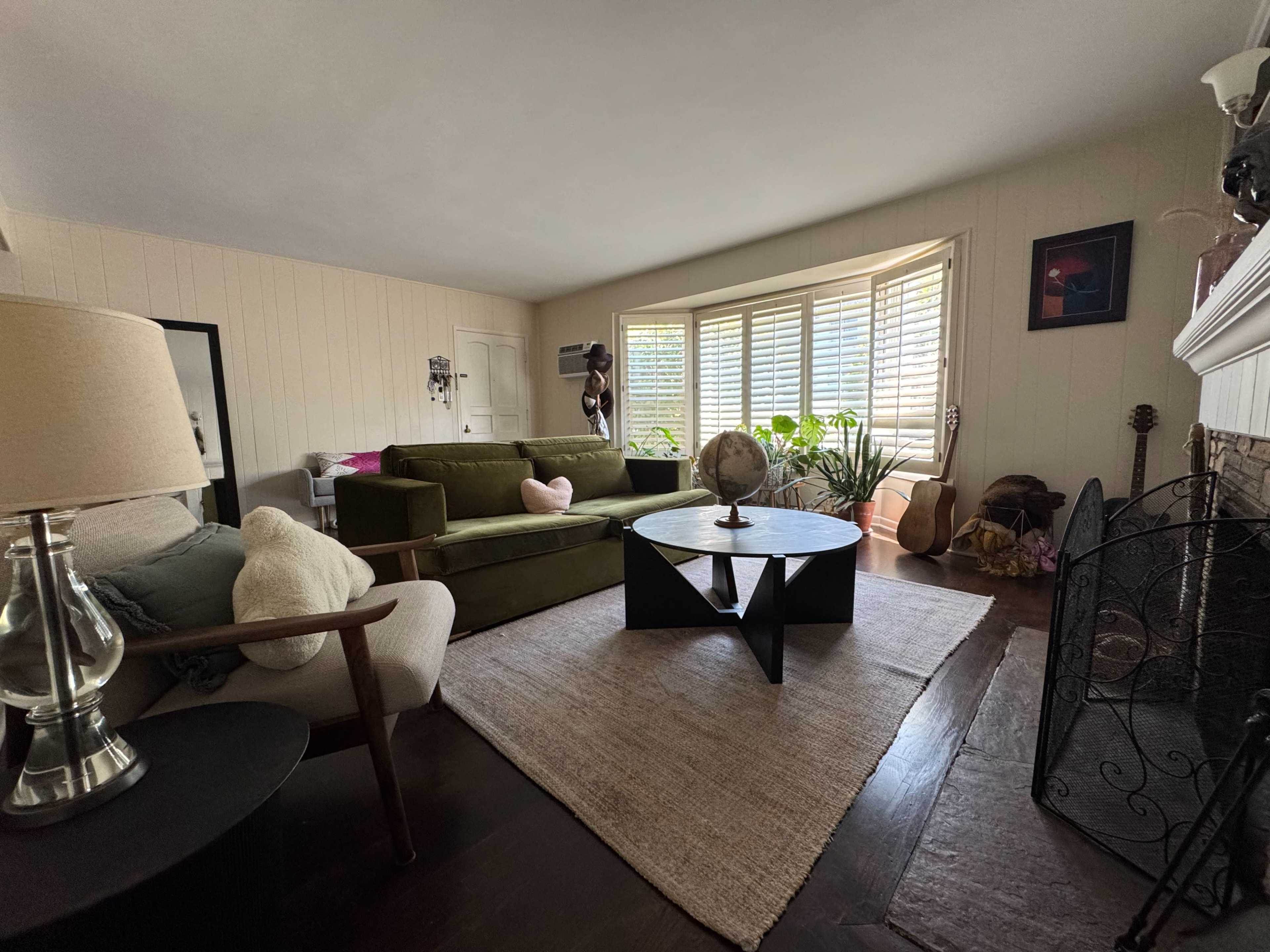 Charming 1940s Duplex Apartment Building Image in Studio City, North Hollywood, CA