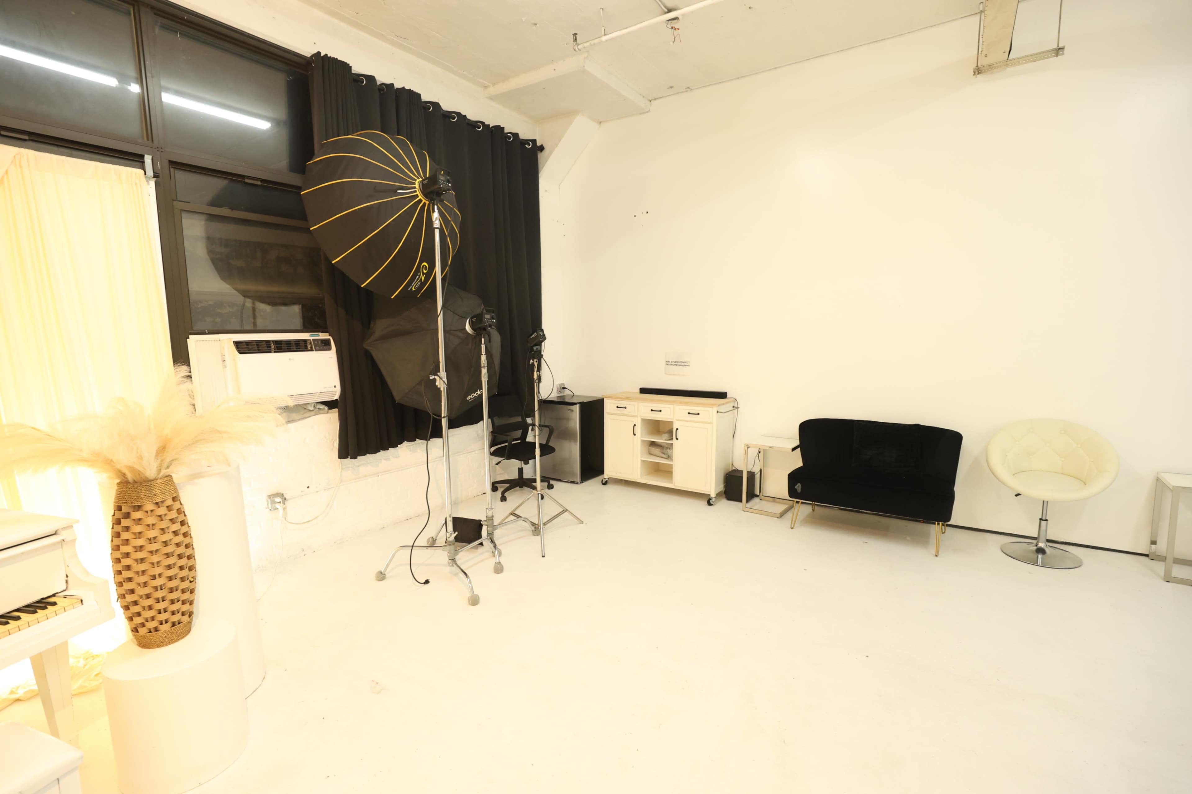 Film & Photo Studio w/ 18ft Ceilings + Lighting Setup – White Frame Studios (Maspeth/Williamsburg) Image in Maspeth, Maspeth, NY