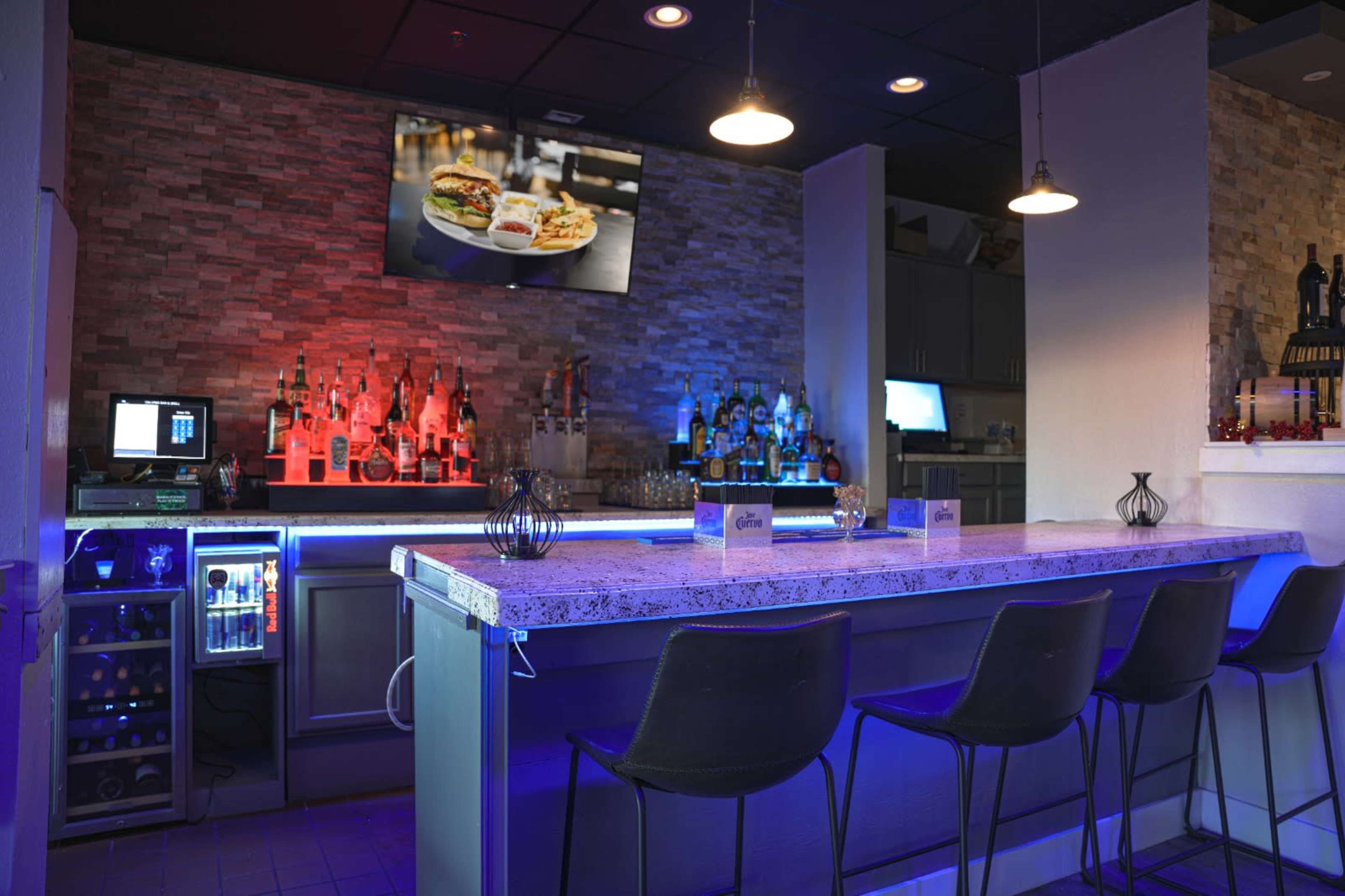 Expansive Event Venue Near SeaWorld – Indoor & Outdoor Spaces for Up to 290 Guests Image in , Orlando, FL