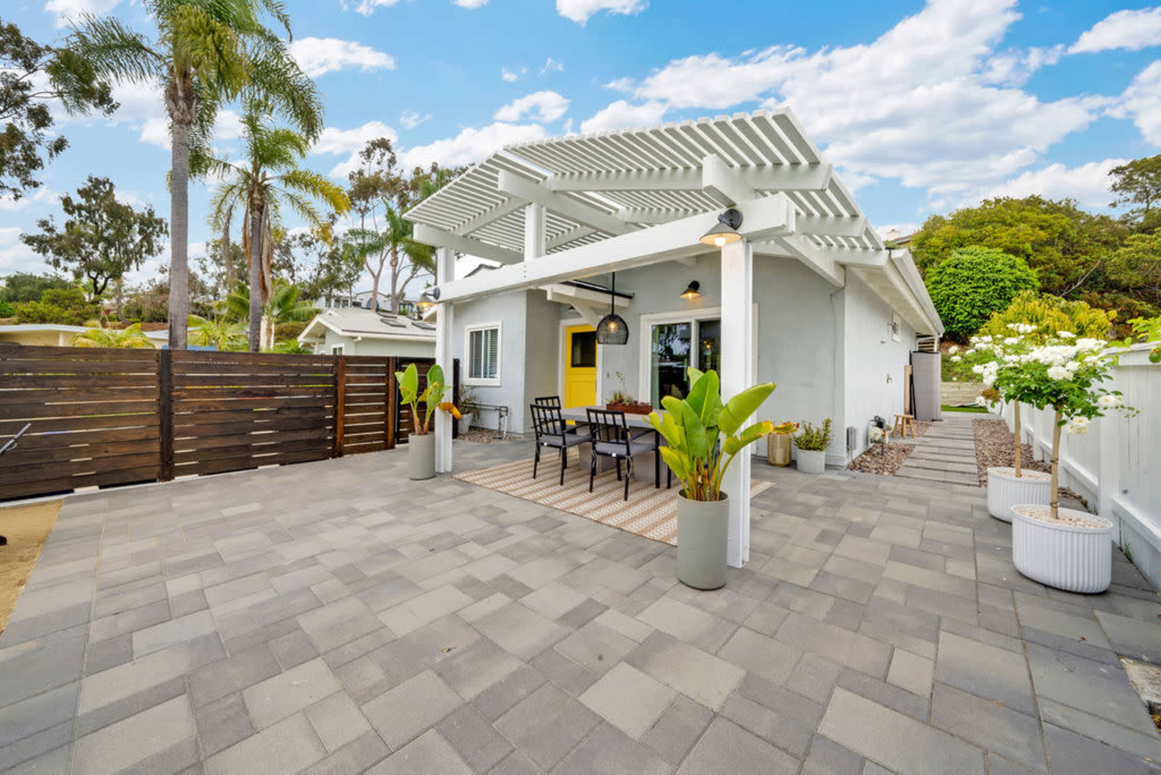 Yellow Door Beach House Image in Encinitas, Encinitas, CA