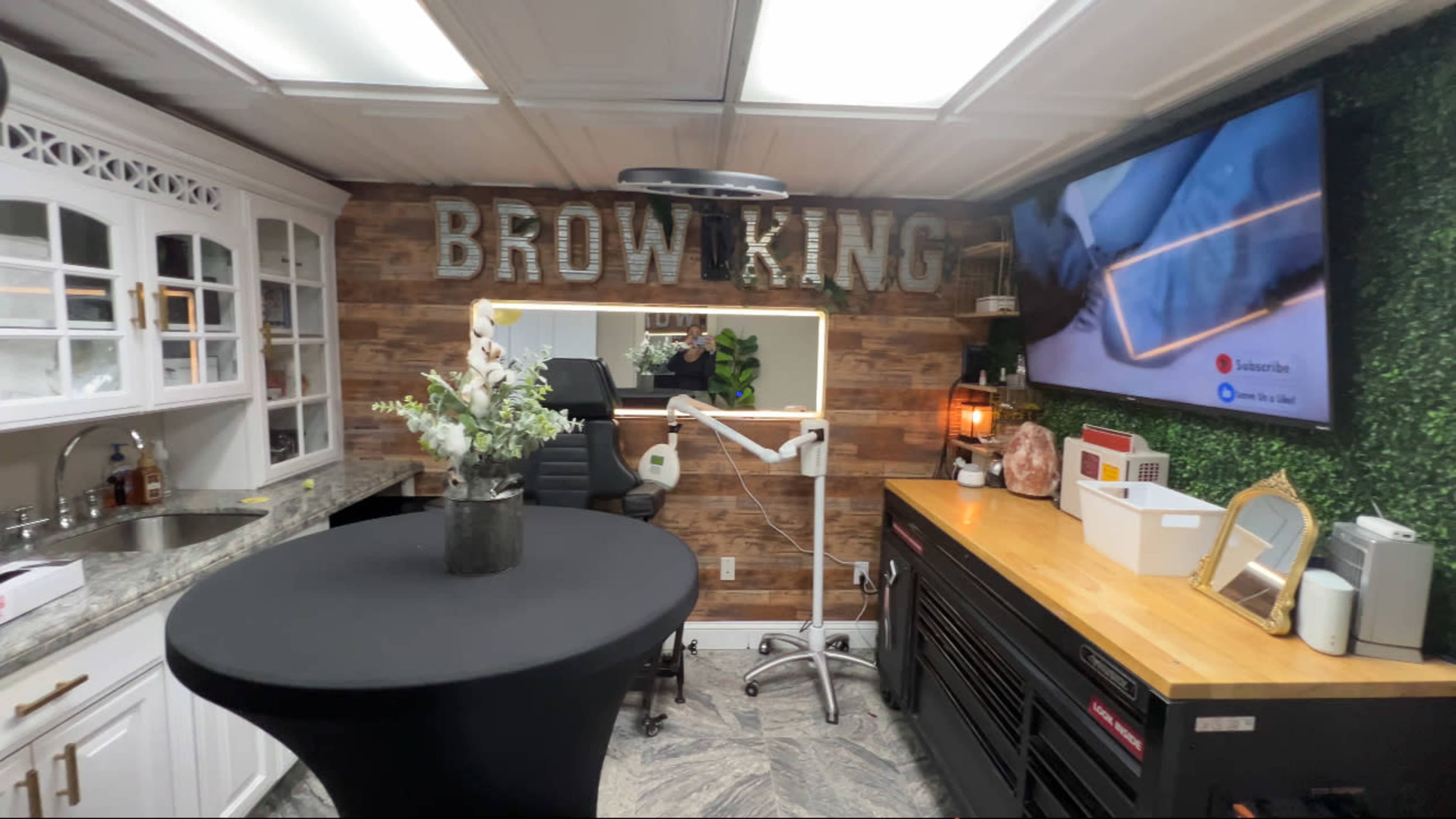 Modern Beauty Studio & Boutique Pop-Up Space in Marlboro, NJ Image in Marlboro Township, Marlboro, NJ