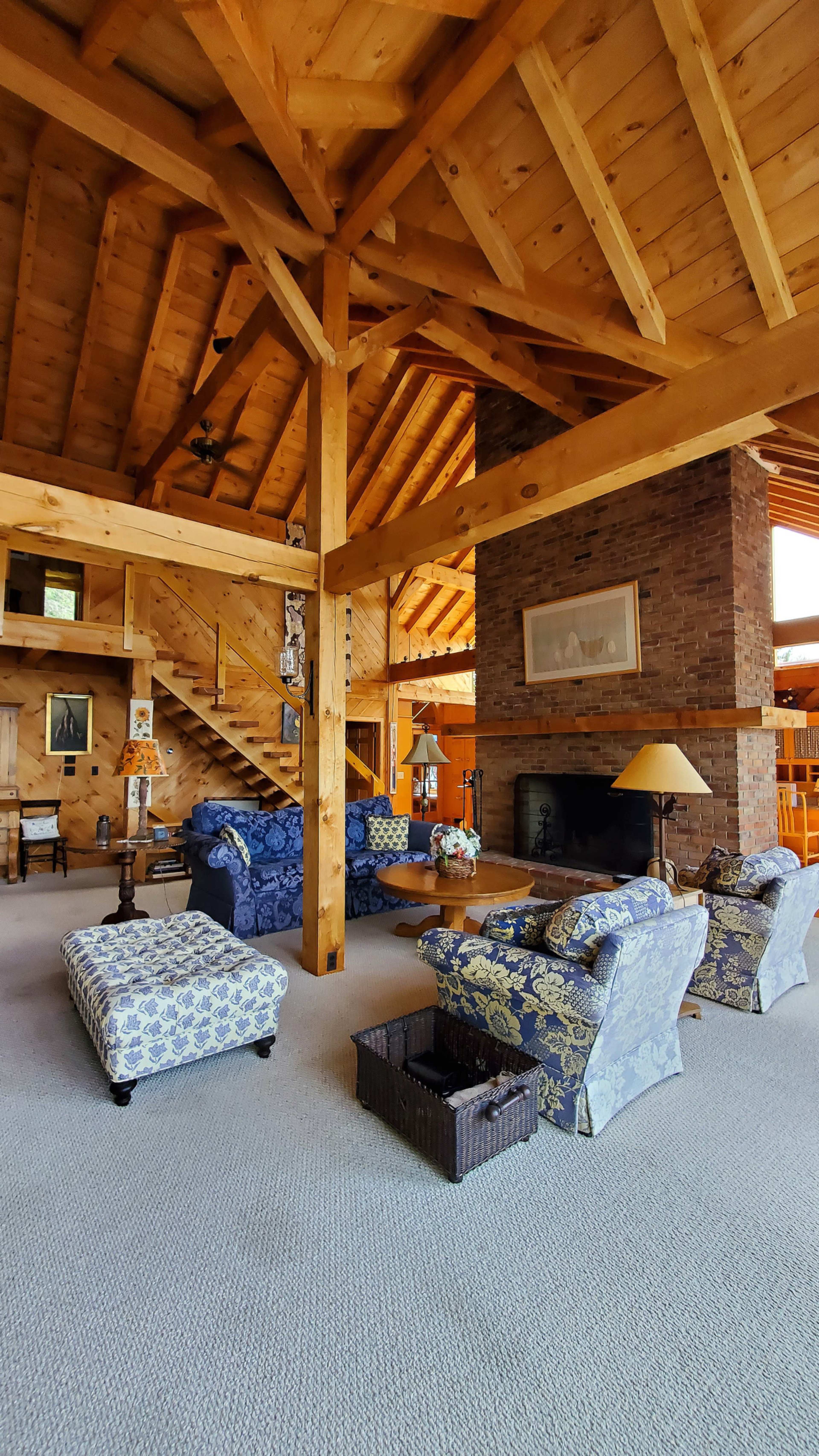 Gorgeous indoor outdoor mountain lakehouse. Image in Rangeley, Oquossoc, ME