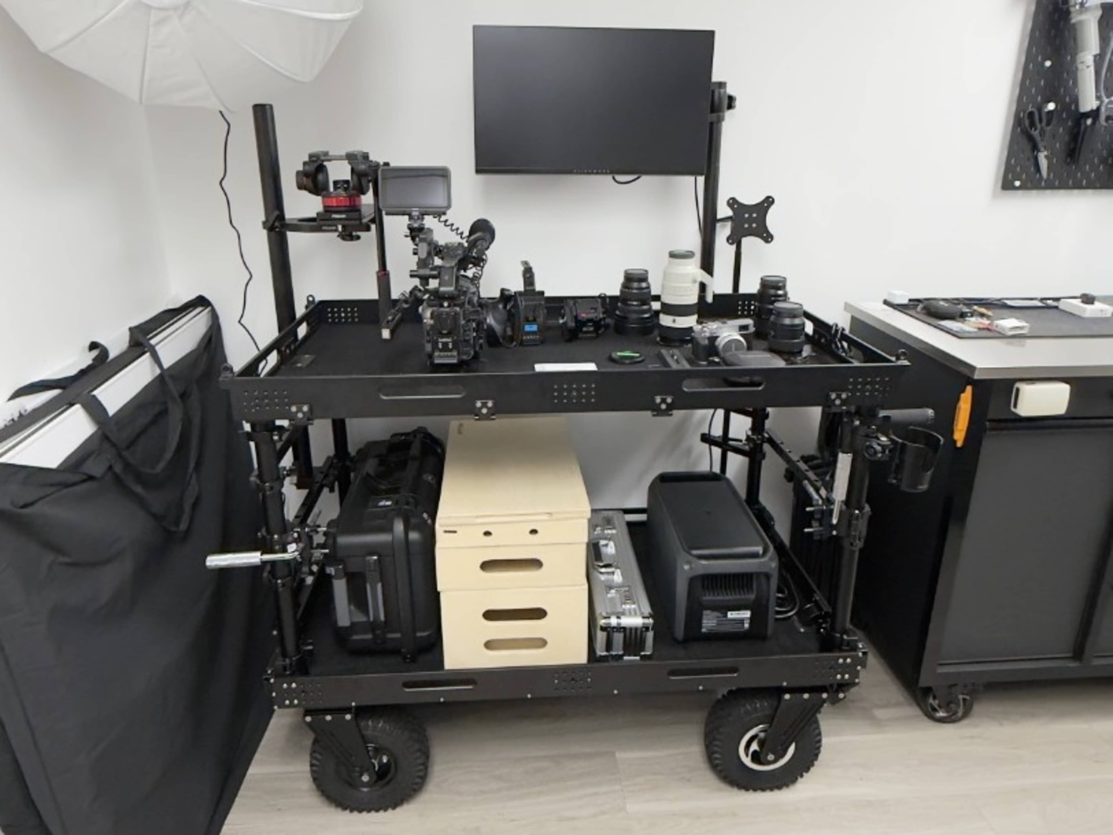 Production Cart with Monitor and Wireless System