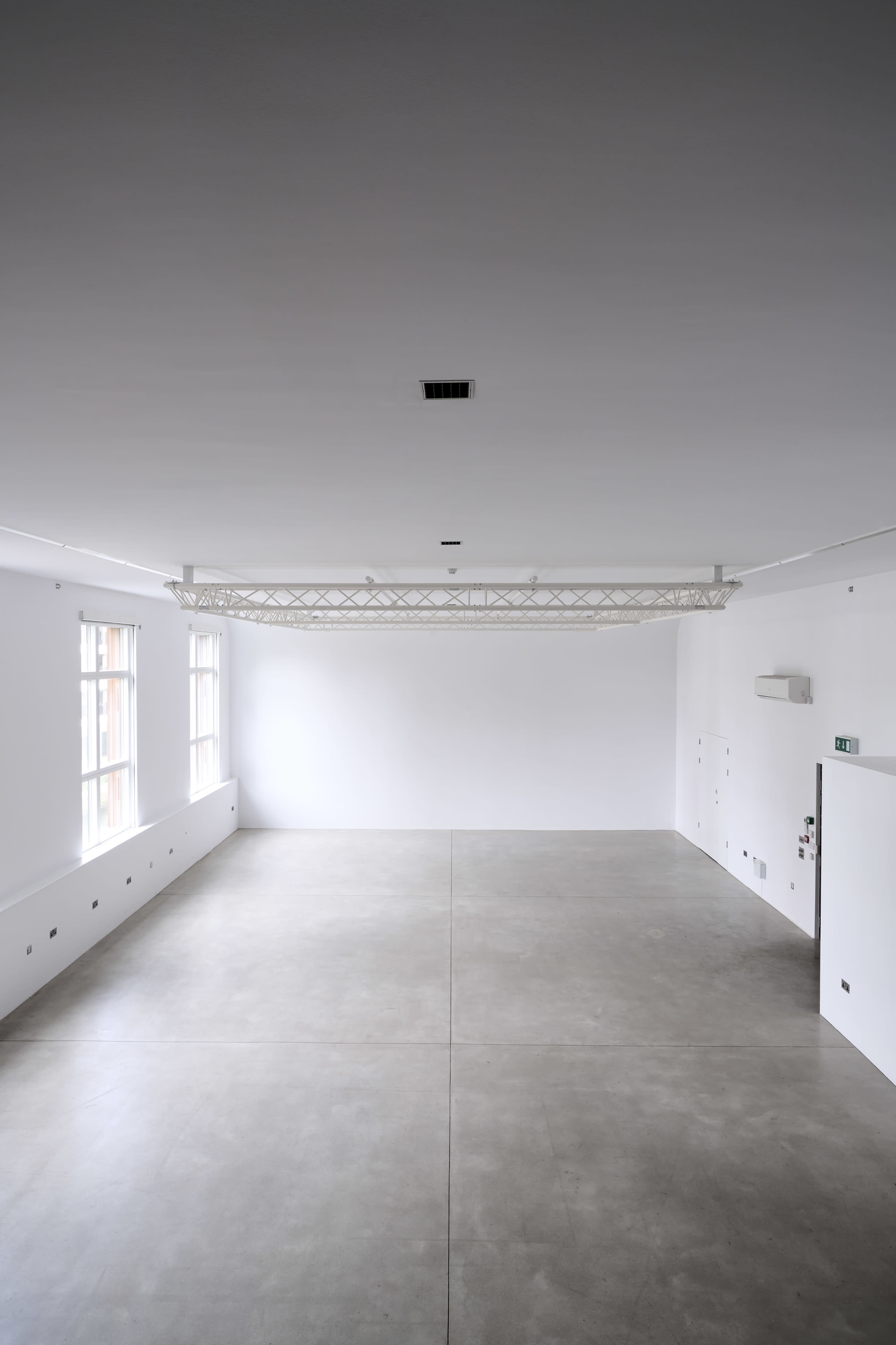 2000sq ft East London Photography studio - Natural light, large kitchen & private mezzanine. Kit also available. Image in London, London, ENG