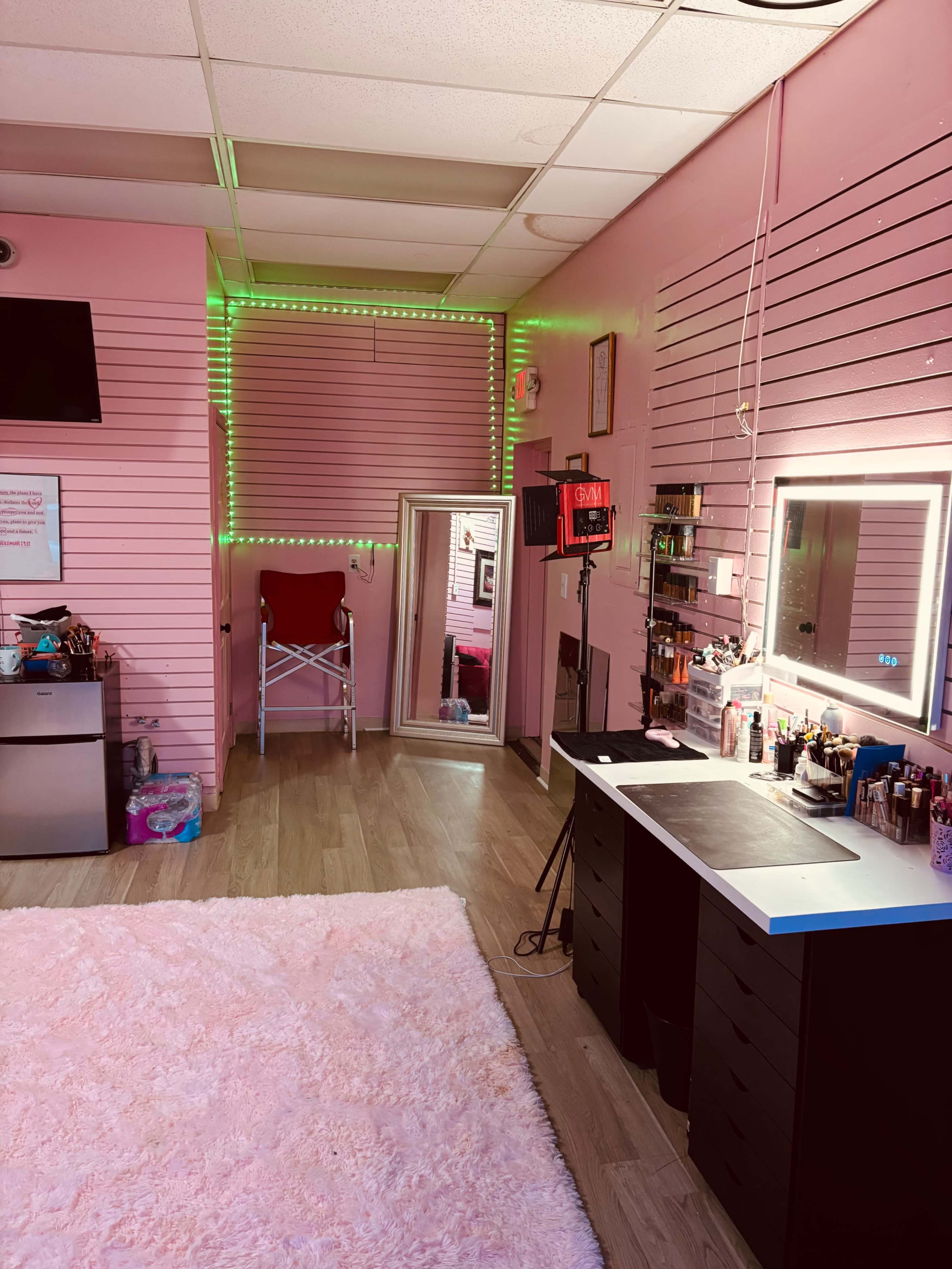 Downtown studio space Image in Fairmont Park, Norfolk, VA