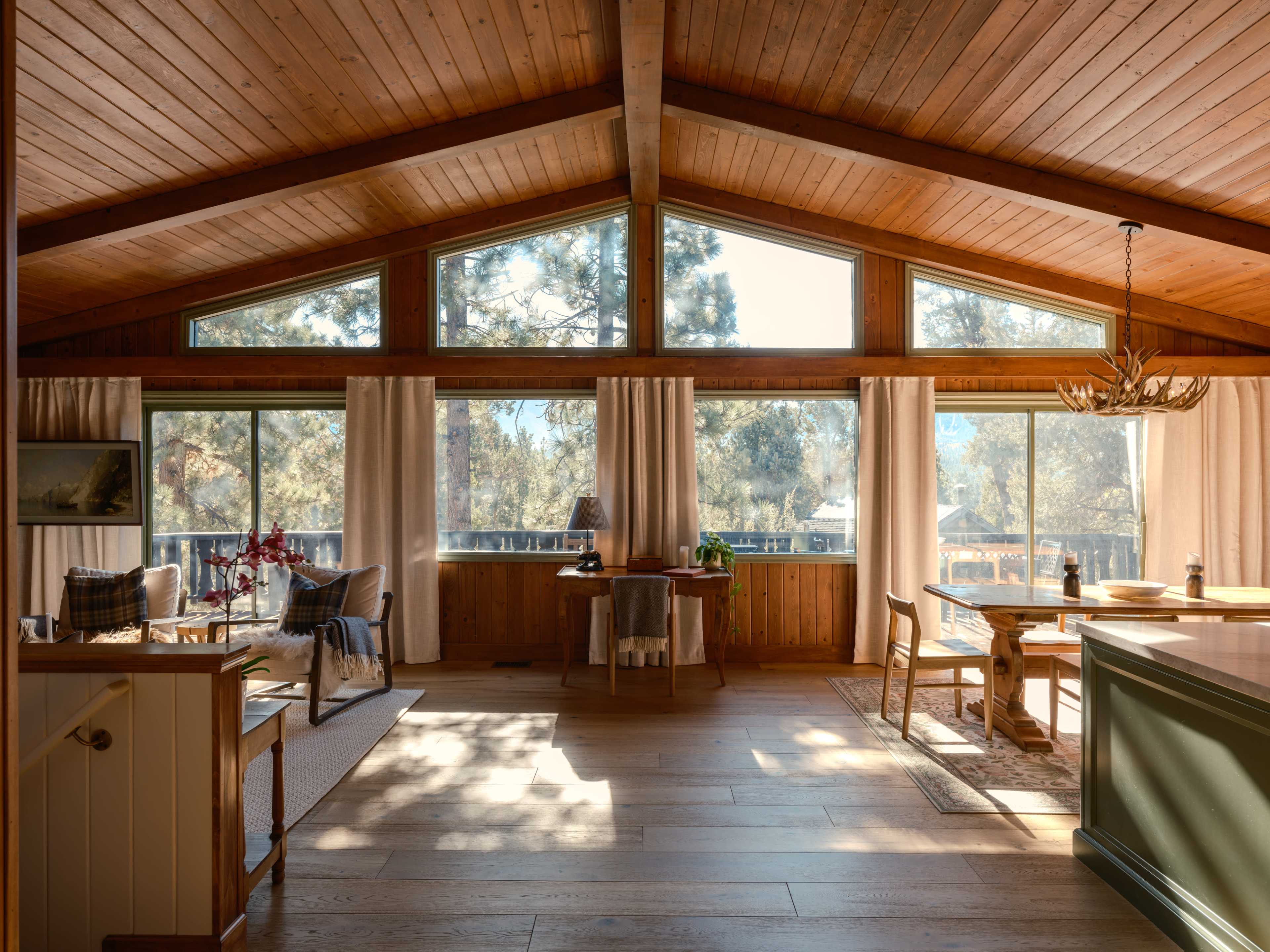 Ski Queen Lodge Image in Big Bear, Big bear city, CA