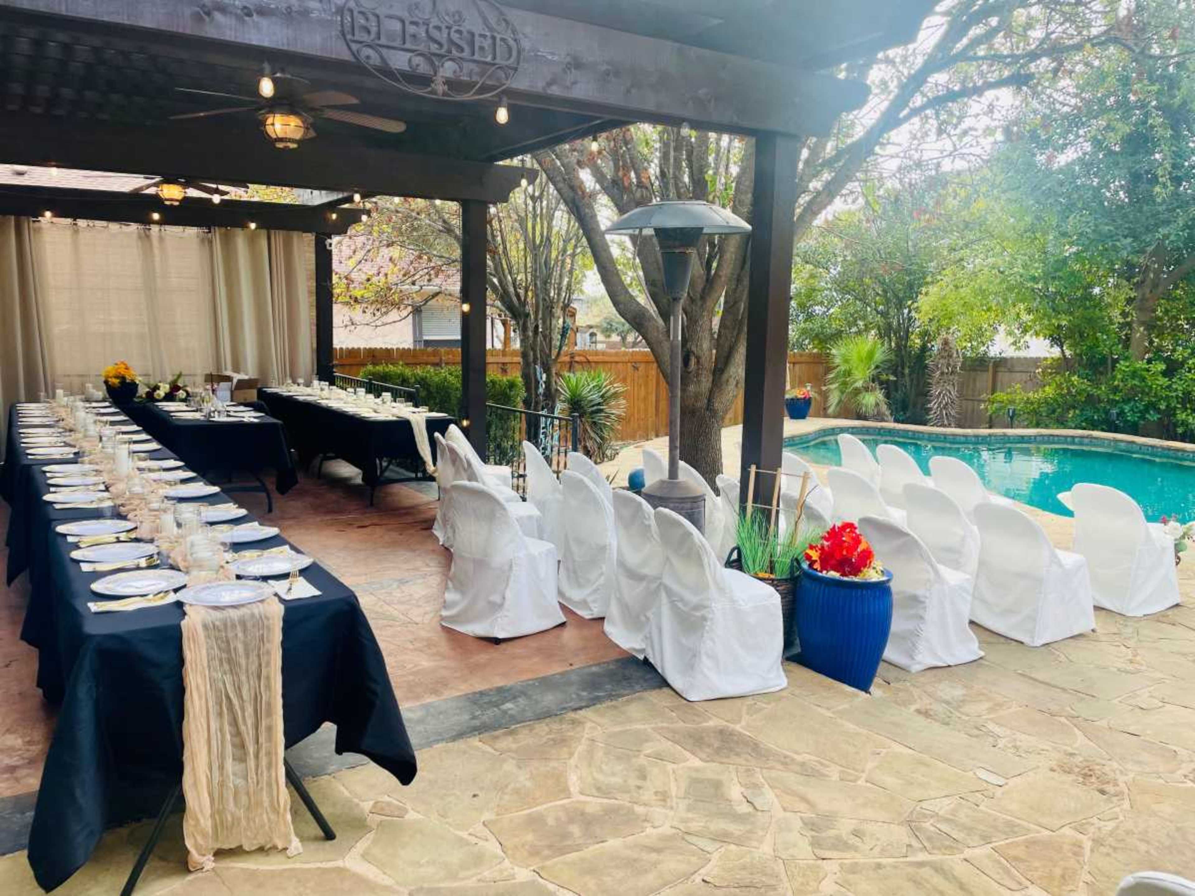 Tropical Oasis🌺 - Patio, Pool & Spa Image in Mountain Creek, Pflugerville, TX