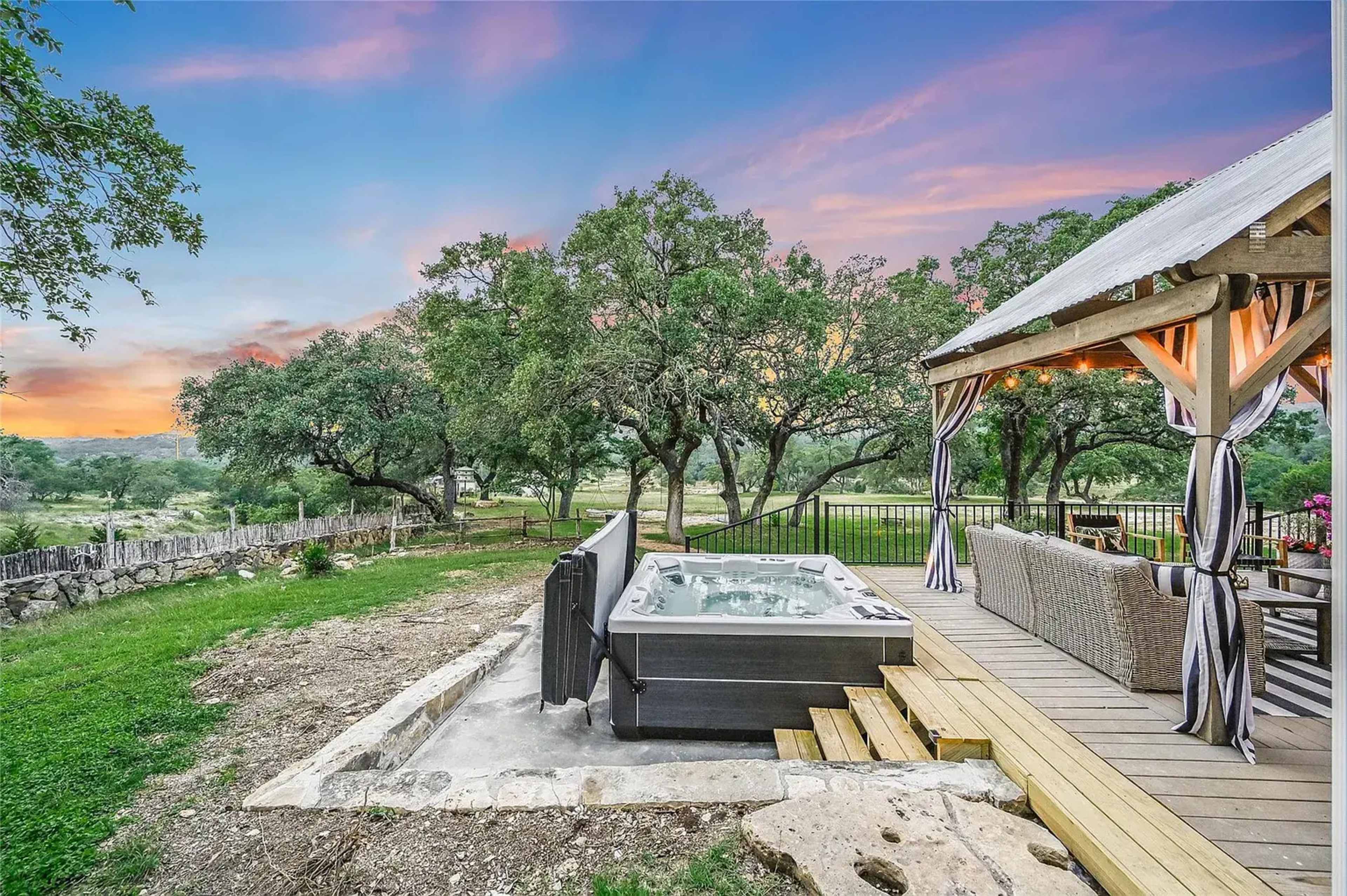 Escape to Luxury: Your Dream 5-Bedroom Country Retreat Awaits! Image in Canyon Lake, Fischer, TX
