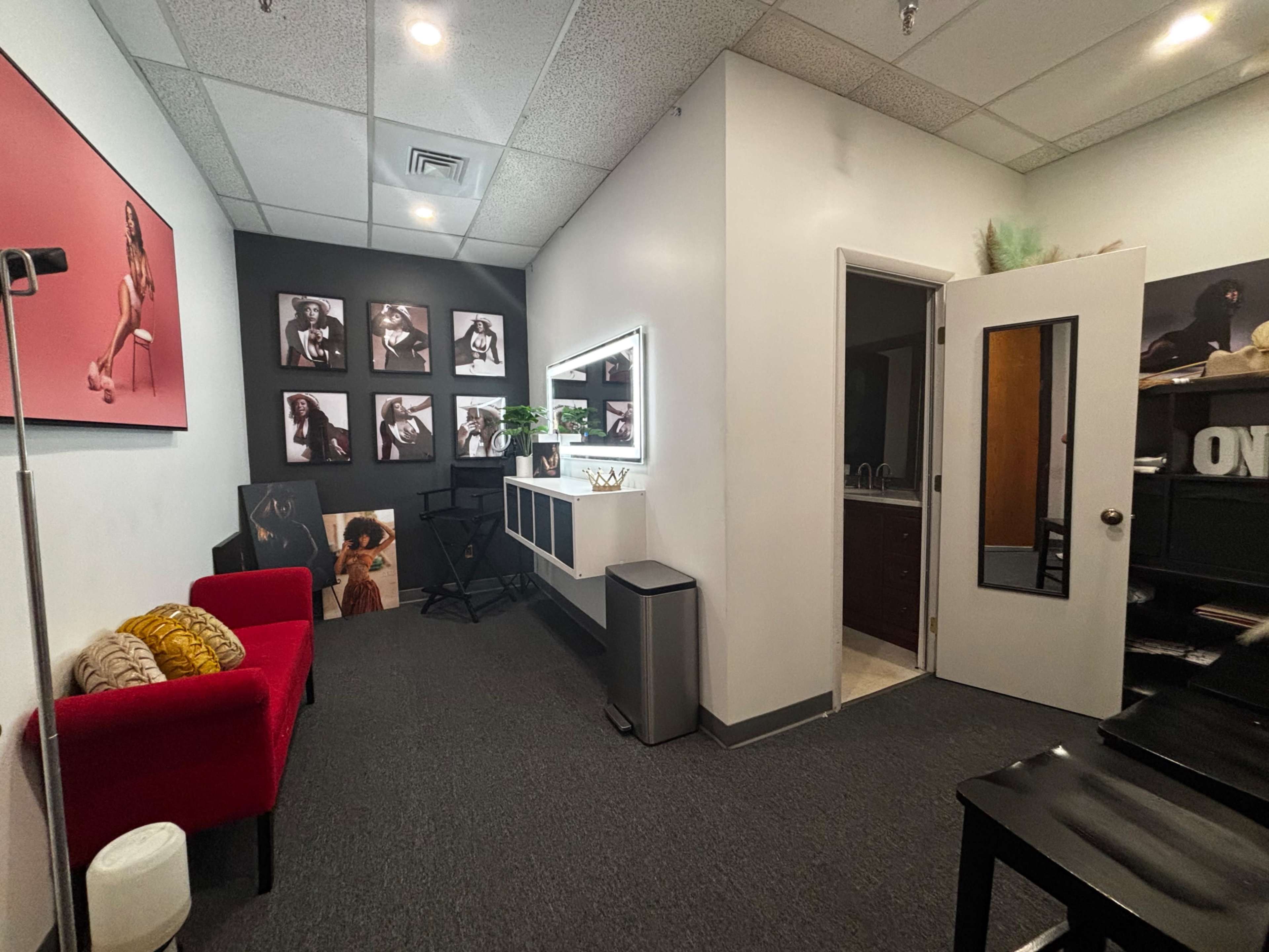 Studio Gallery in Aurora Image in Aurora, Aurora, CO