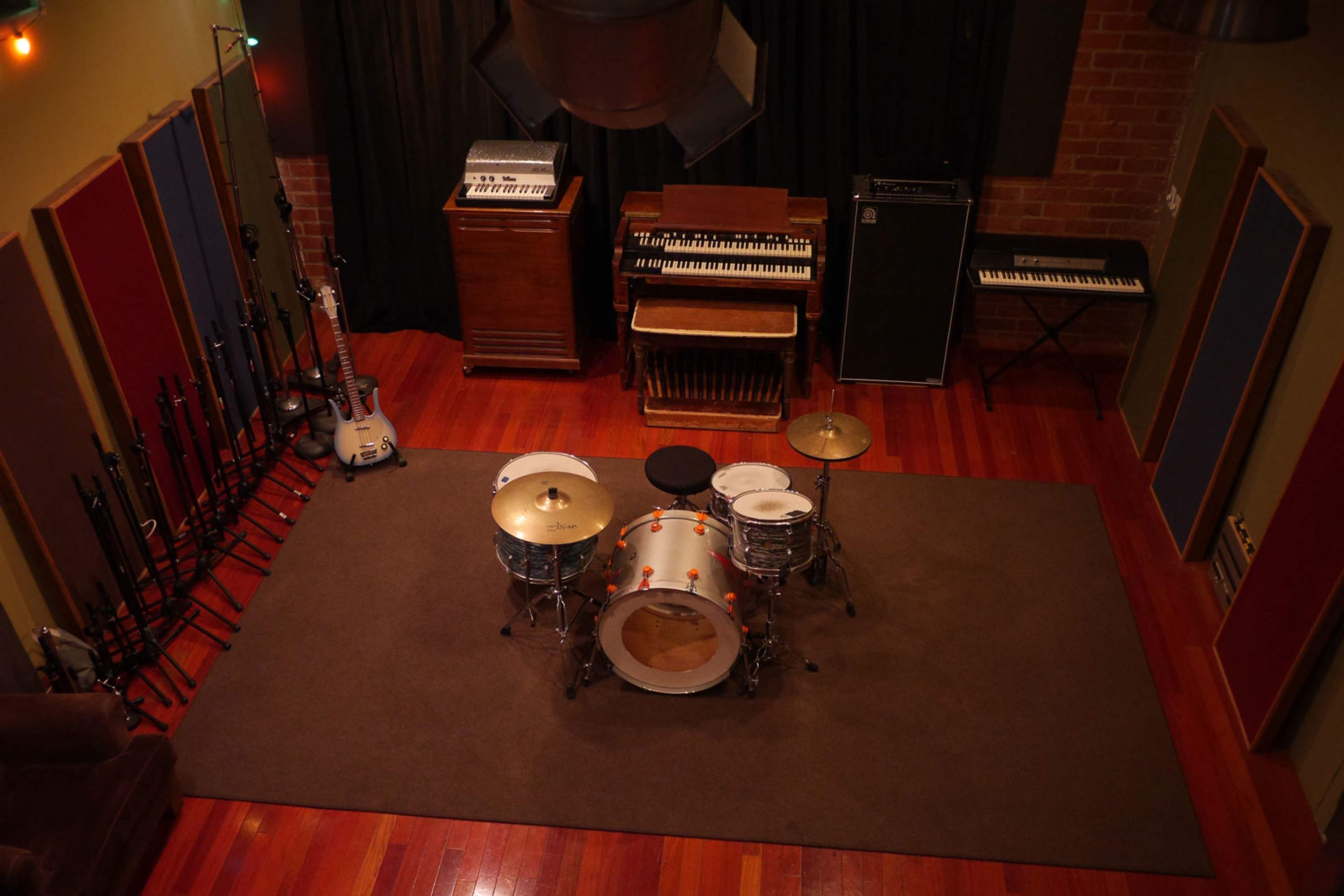Recording Studio Vintage Vibes Image in North Arroyo, Pasadena, CA