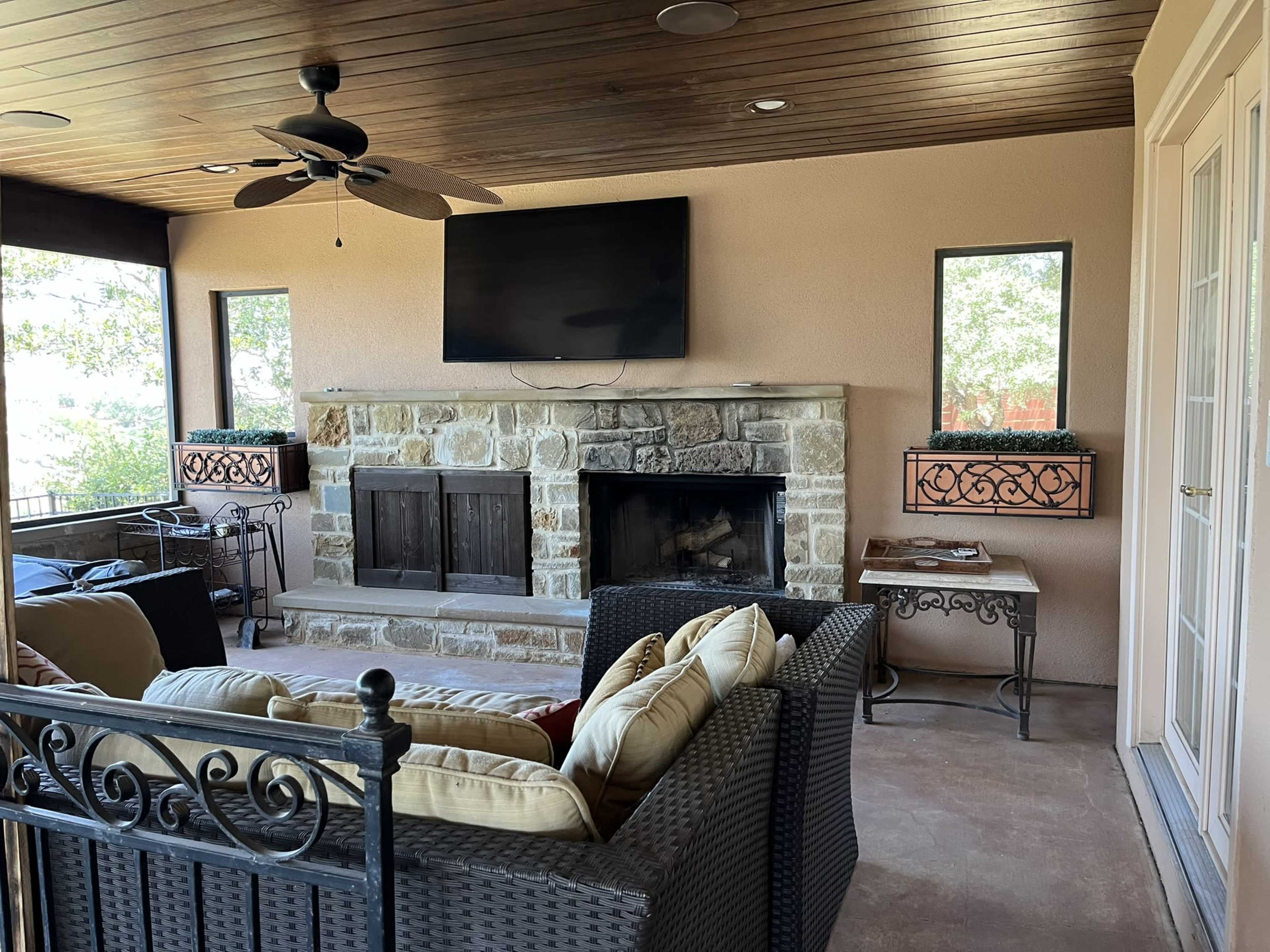 Tuscan Hill Country Pool And Play Retreat Getaway Image in Paleface Park, Spicewood, TX