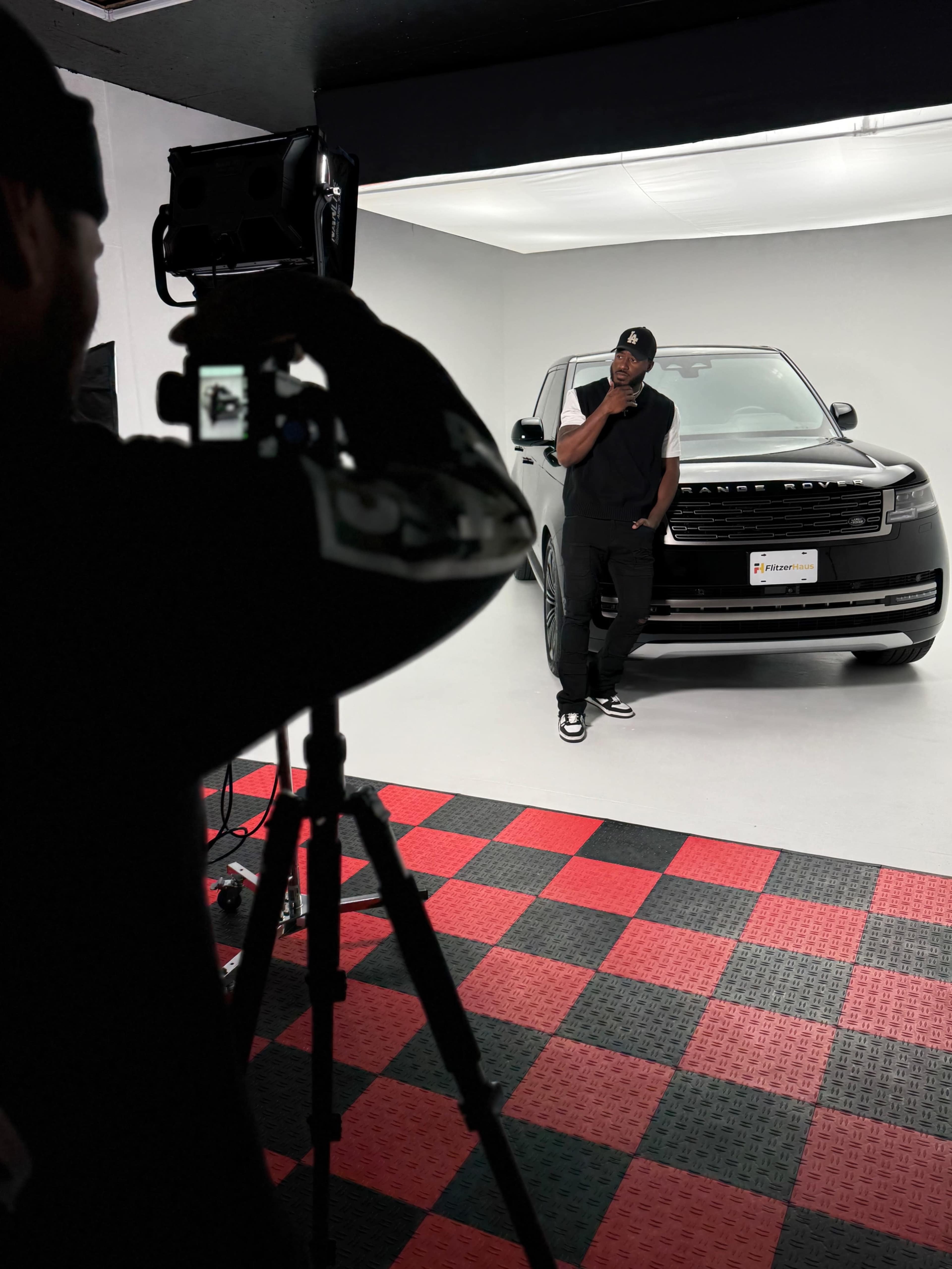 Professional Cyc Wall Studio for Photography– Ideal for Cars & Creatives! Image in Van Nuys, VAN NUYS, CA