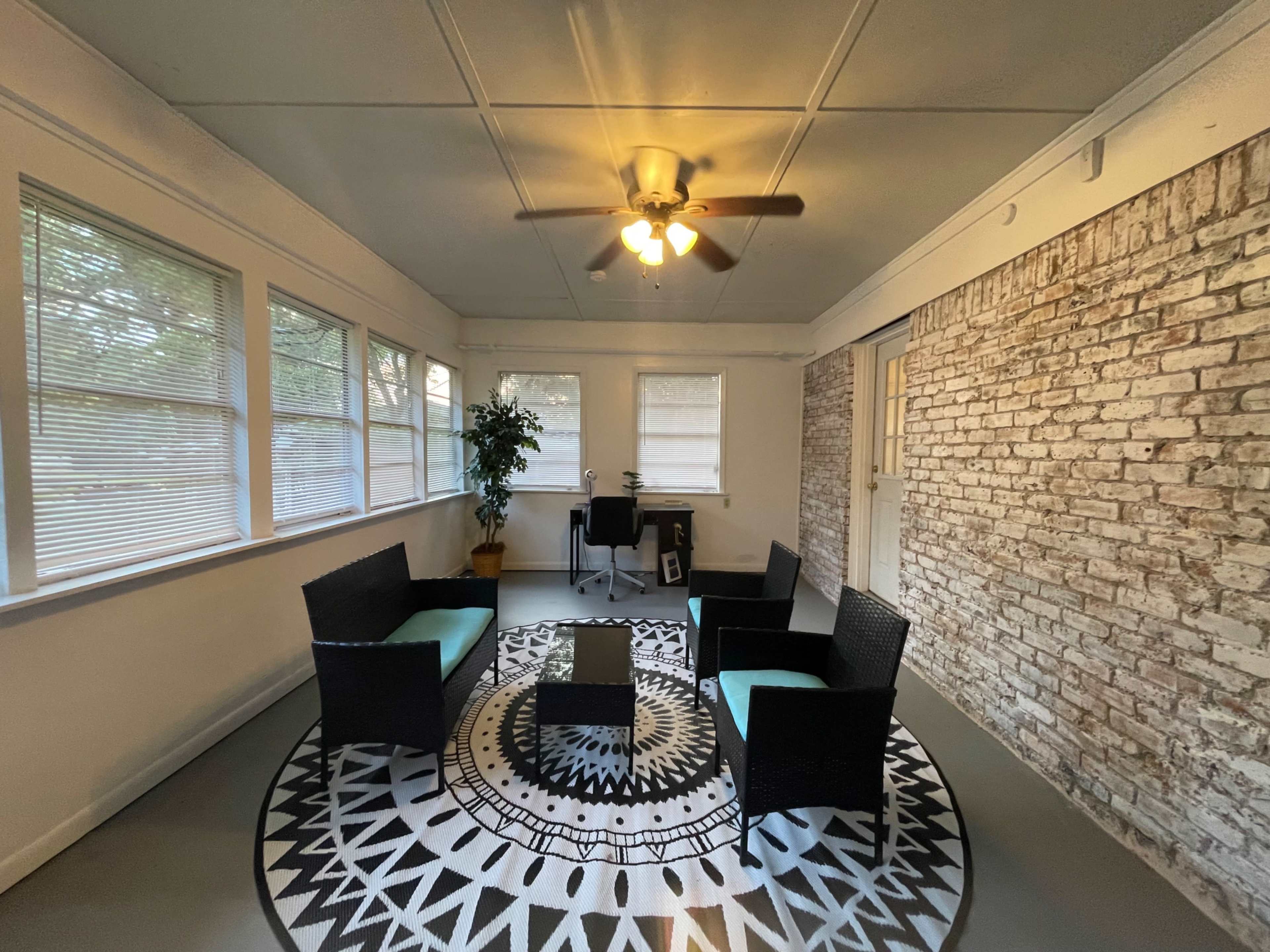 Vibrant Retro Decatur House Image in Candler-McAfee, Decatur, GA