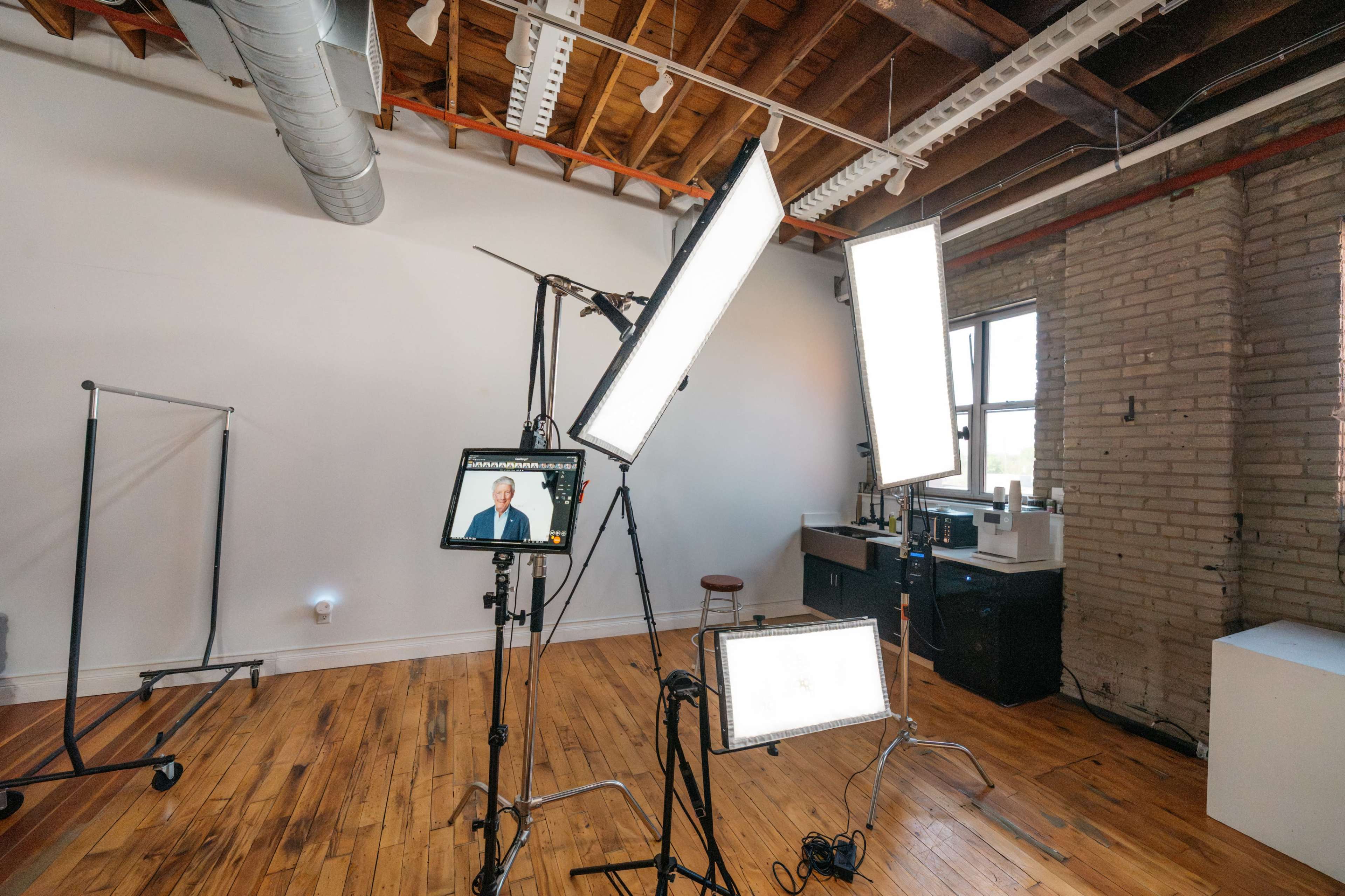 Creative Photo and Video Studio With Lights, Backkdrops and Sets Image in Marcy-Holmes, Minneapolis, MN