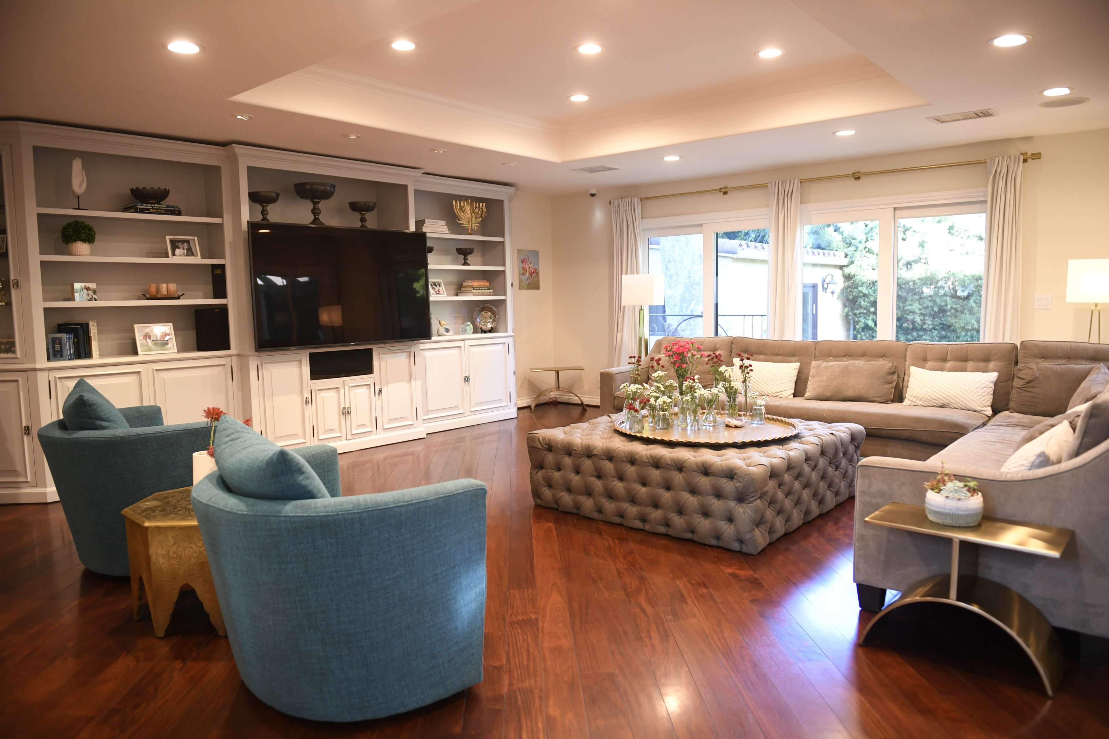 A Private Spanish-Style Haven for Film, Photoshoots, and Creative Productions Image in Encino, encino, CA