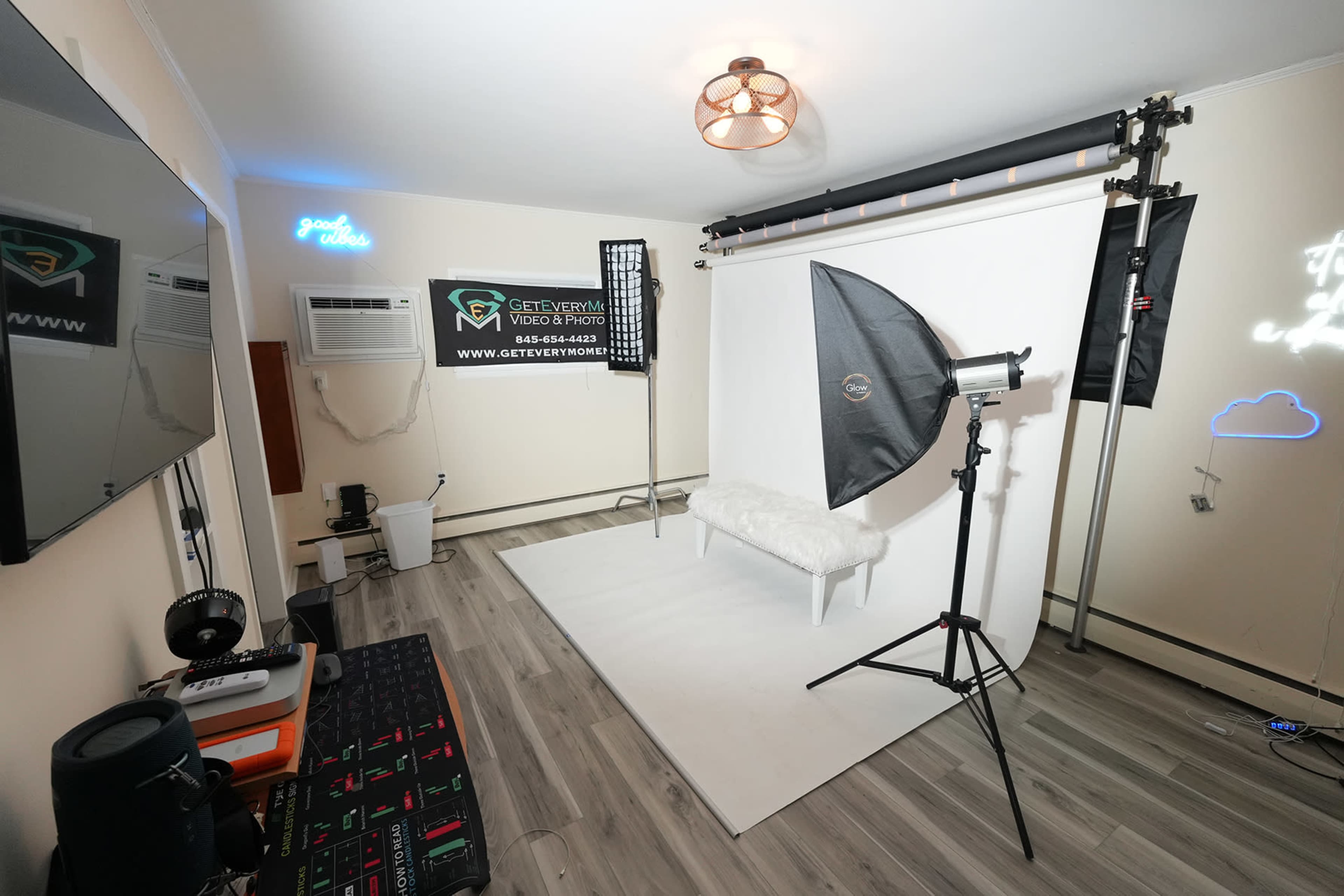 Intimate & Cozy Photography Studio in Poughkeepsie – Perfect for Portraits Branding & Content Creation Image in Poughkeepsie, Poughkeepsie, NY