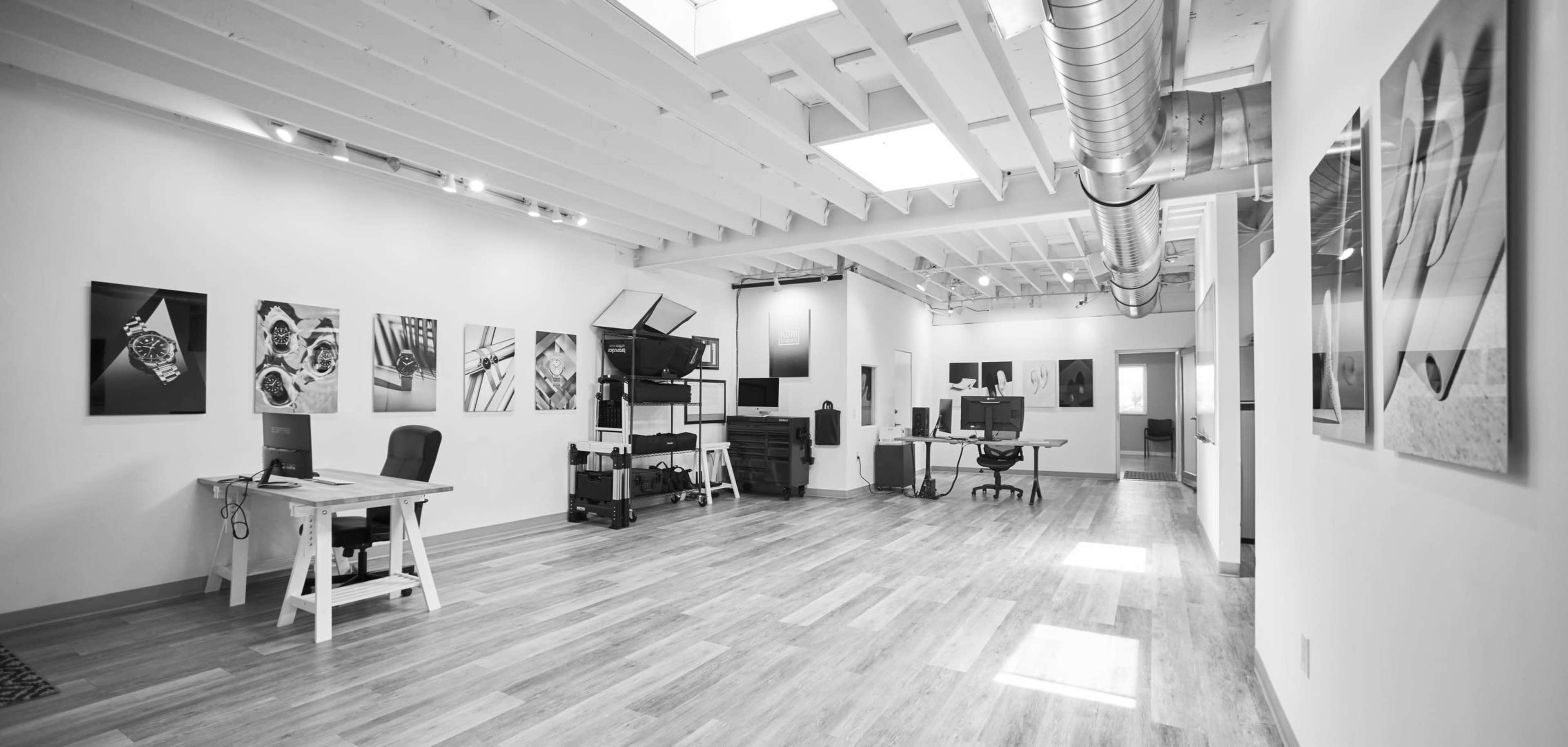 Culver City Industrial Loft Photo & Video Studio with Kitchen, Skylights, Green Room & Parking (1,500 sq ft) Image in Del Rey, Culver City, CA