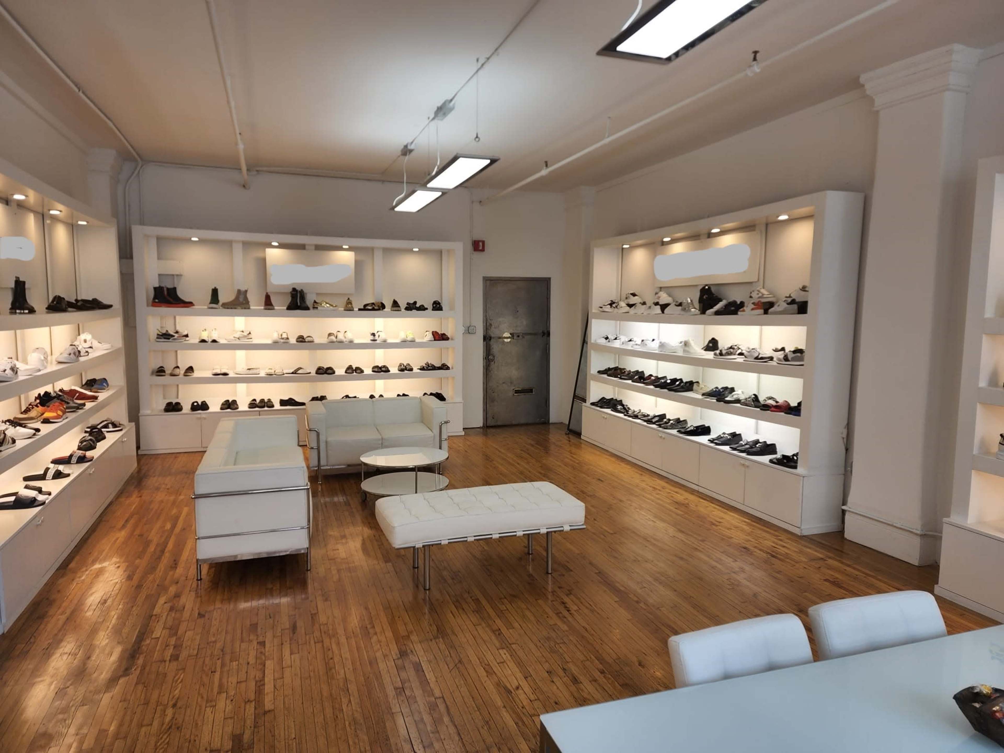 Sunny showroom with displays and sitting areas Image in Midtown Manhattan, New York, NY