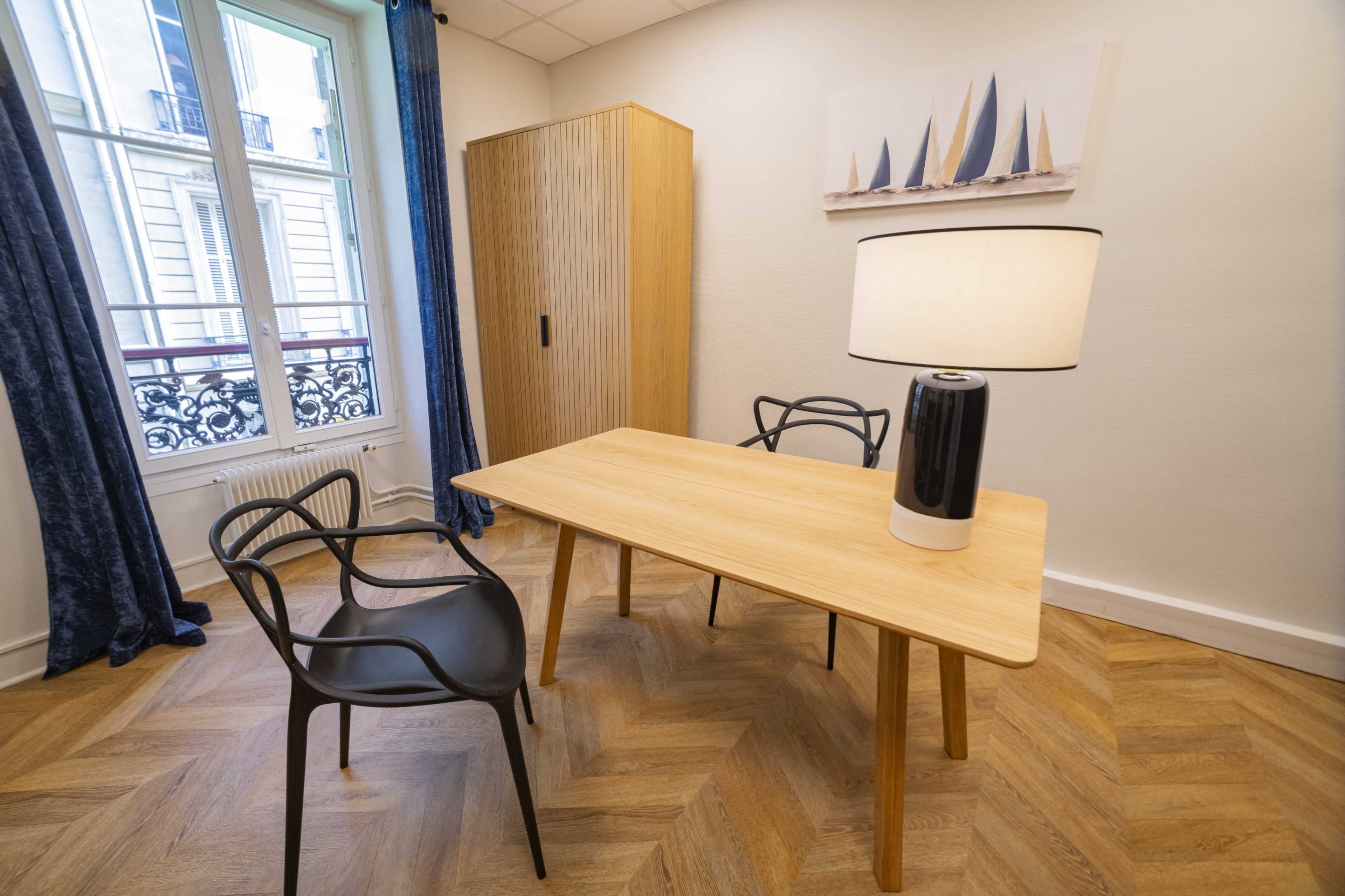 Salle de réunion, formation et bureaux Trinité d'Estienne d'Orves Image dans New Athens, PARIS, 