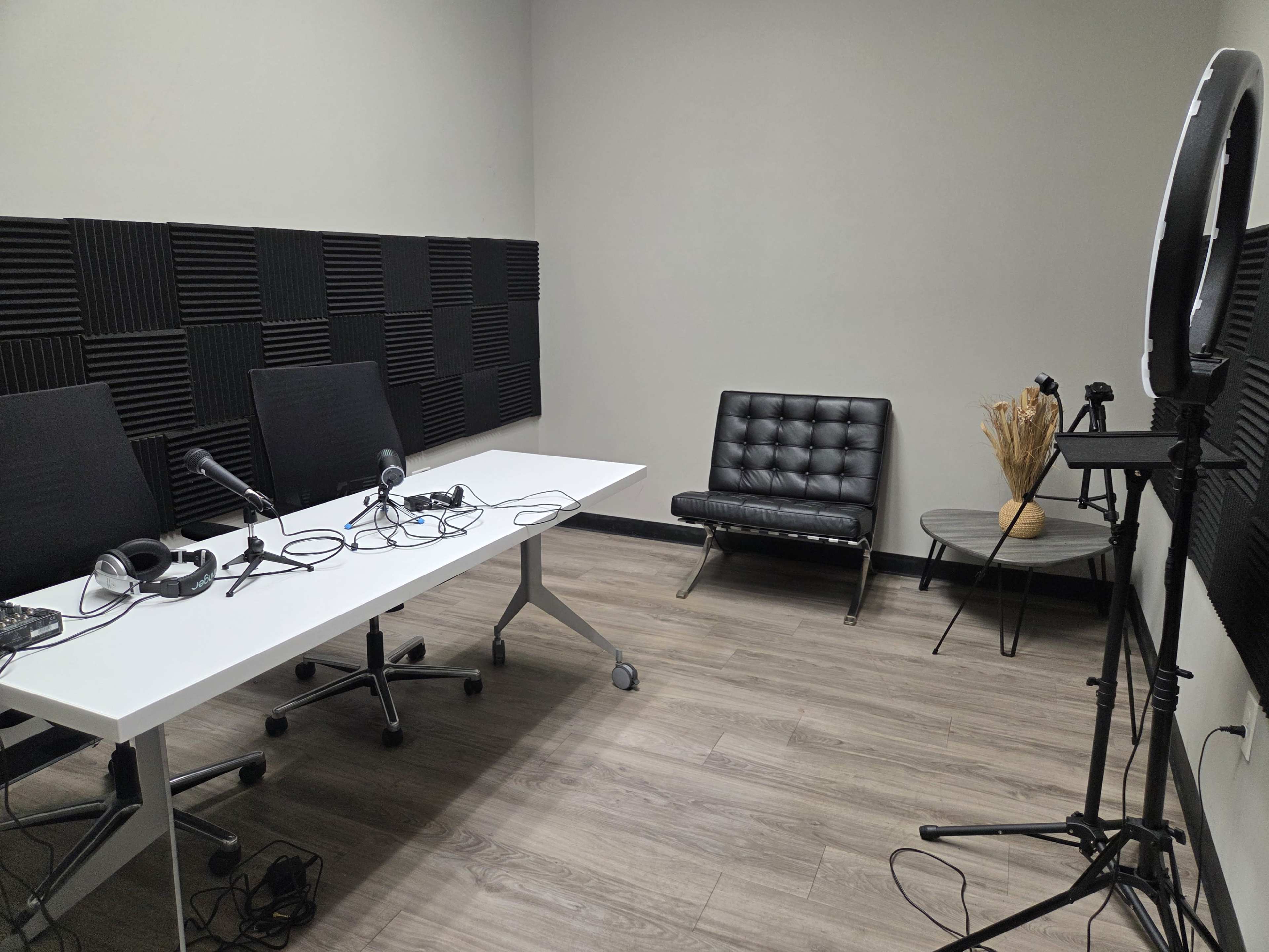 Start Your Podcast Journey & Save! Great Location and FREE Parking! Image in Woodlawn, Woodlawn, OH