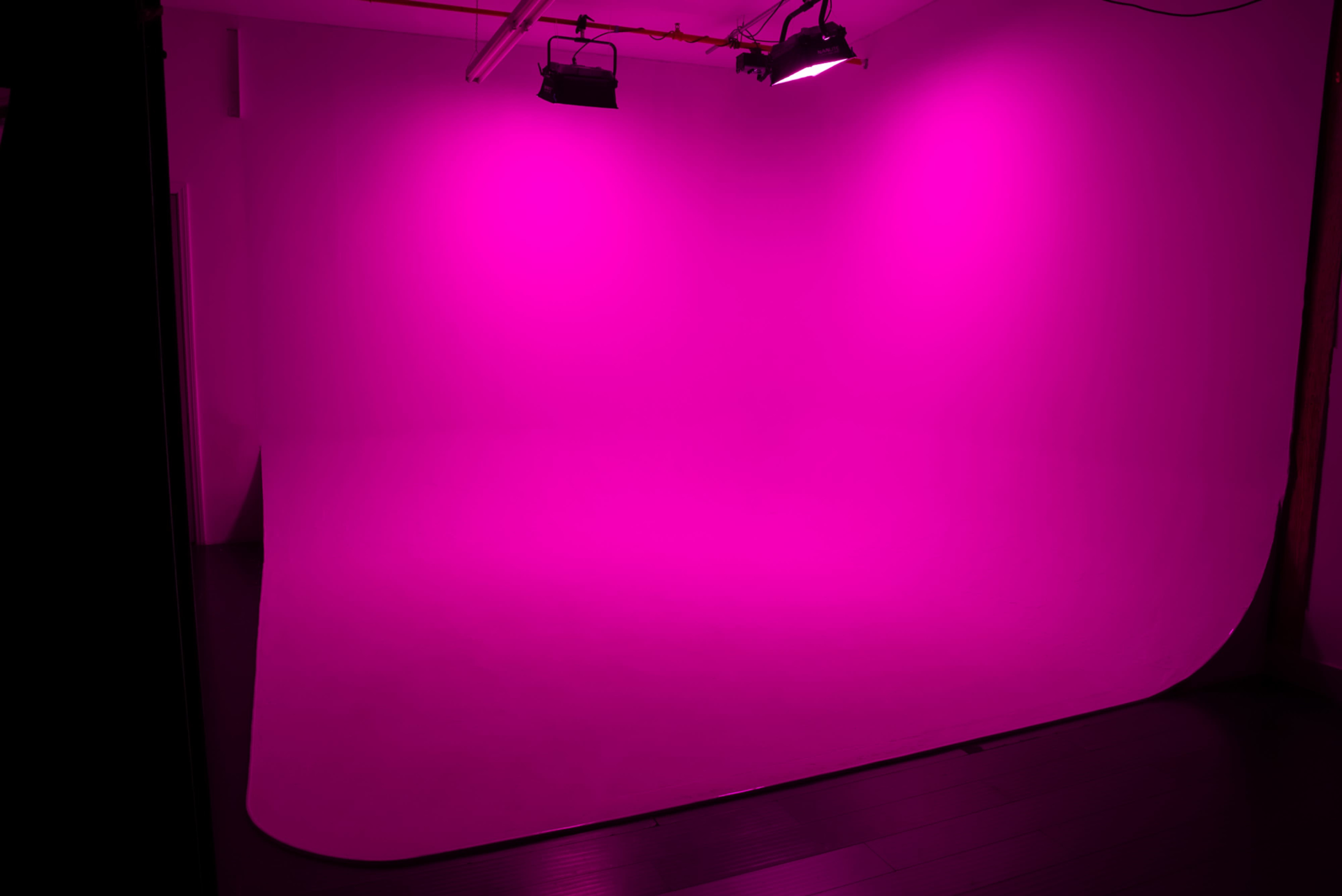 Downtown Loft Studio with AC and White Cyclorama Image in Fashion District, Los Angeles, CA